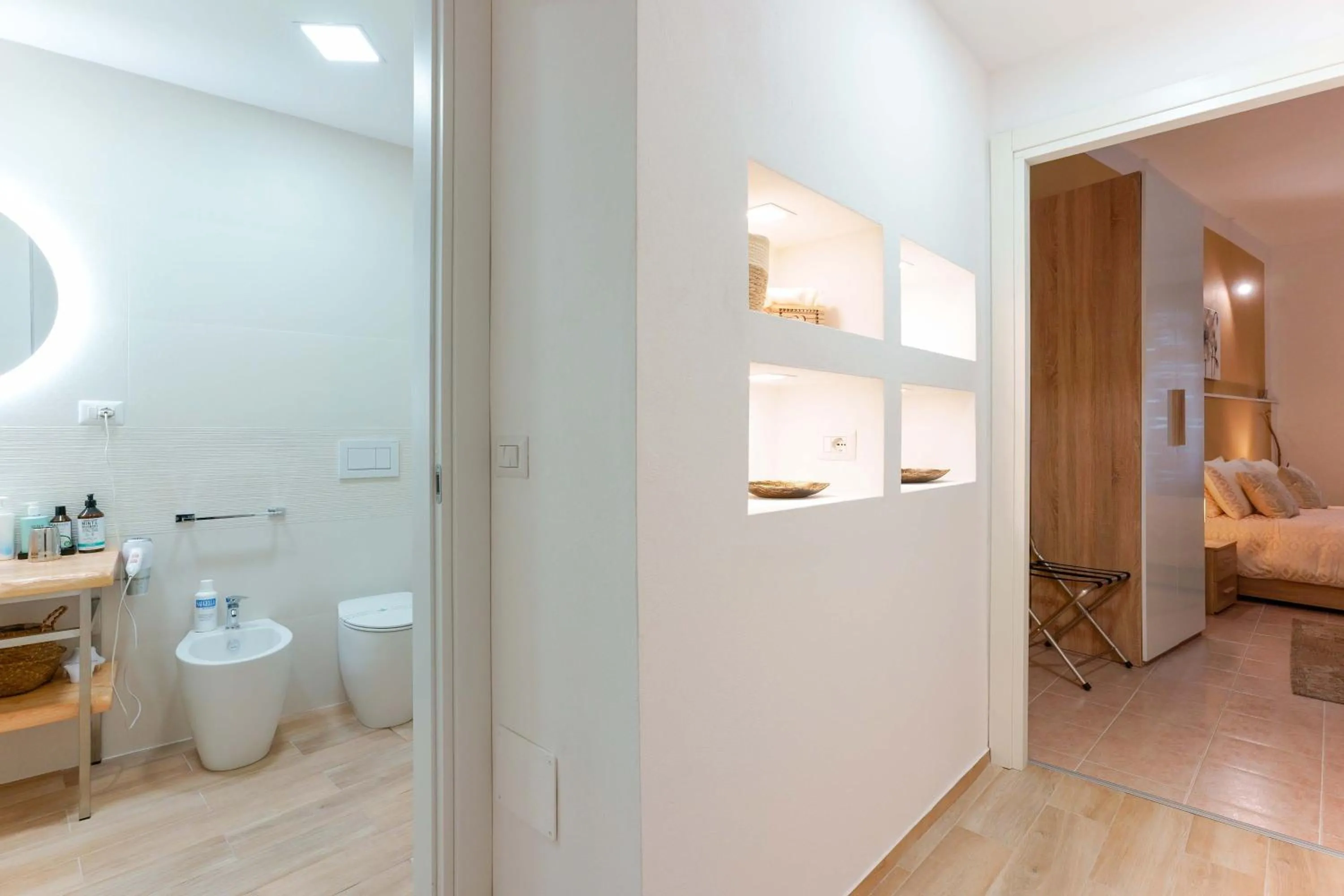 Photo of the whole room in Montellino's Suite Oro