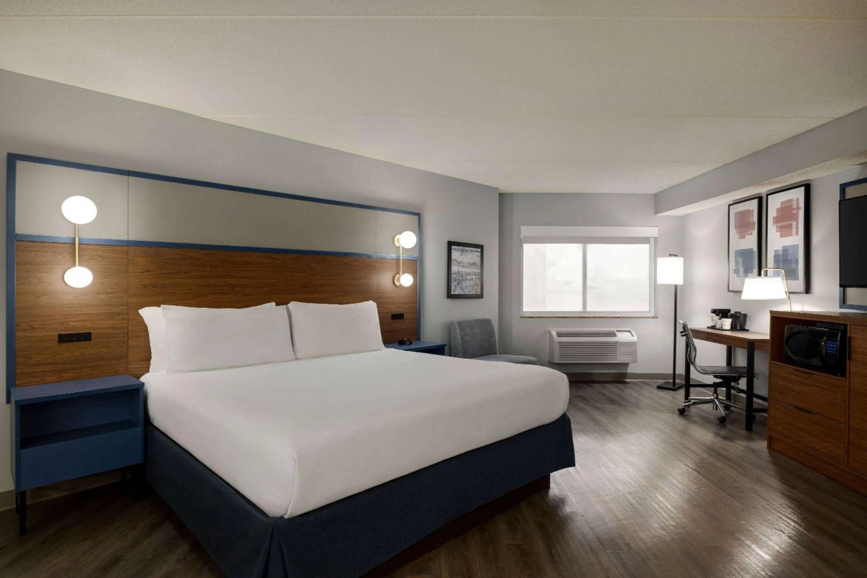 Photo of the whole room, Bed in AmericInn by Wyndham Lincoln South