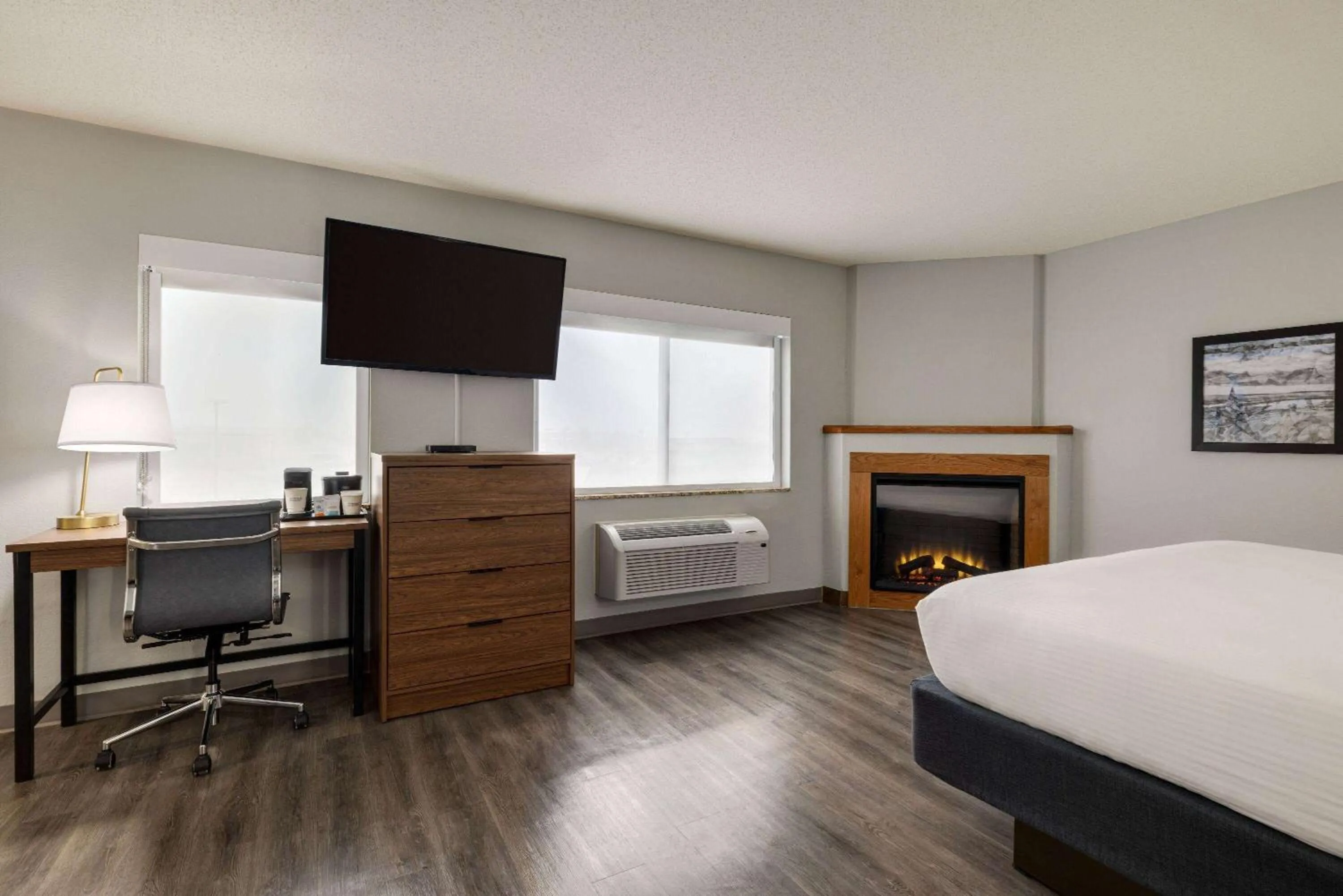 Photo of the whole room, Bed in AmericInn by Wyndham Lincoln South