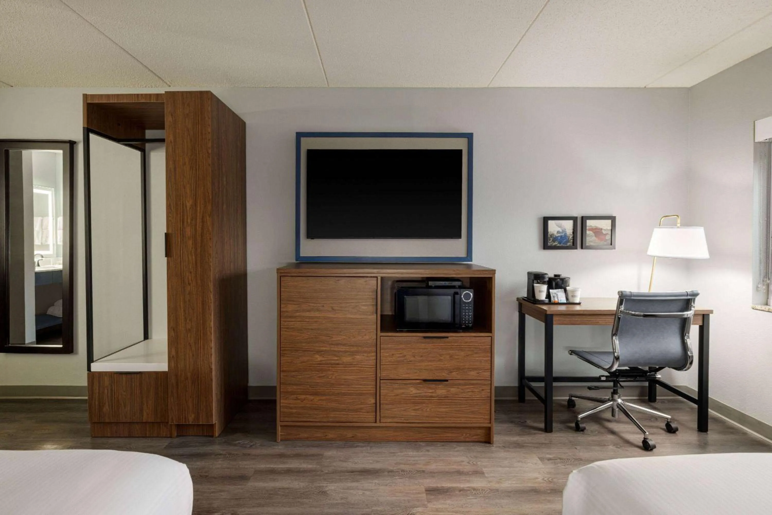 Photo of the whole room, Bed in AmericInn by Wyndham Lincoln South