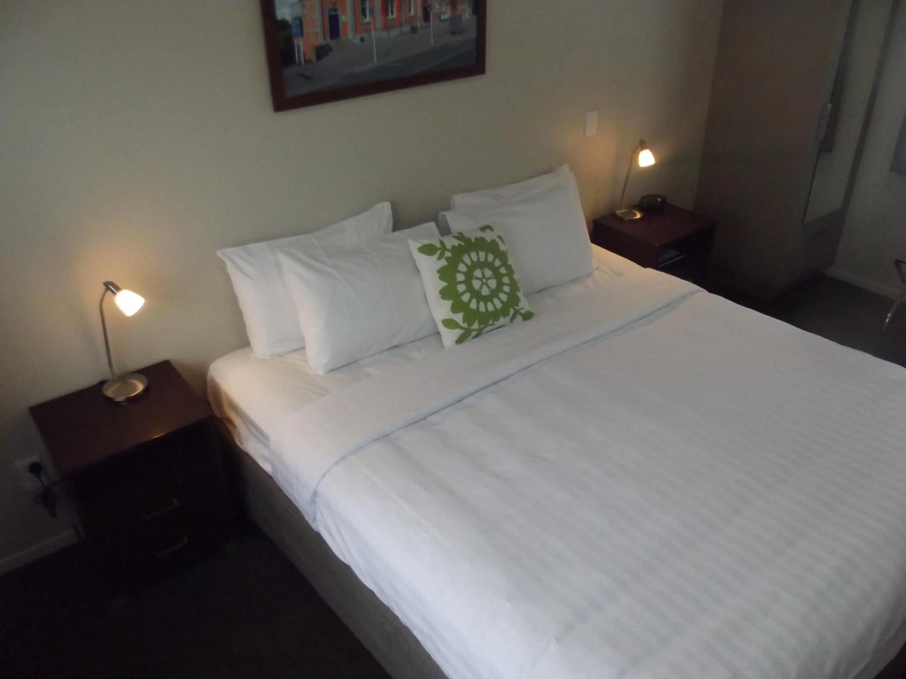 Bed in Arena Court Motel