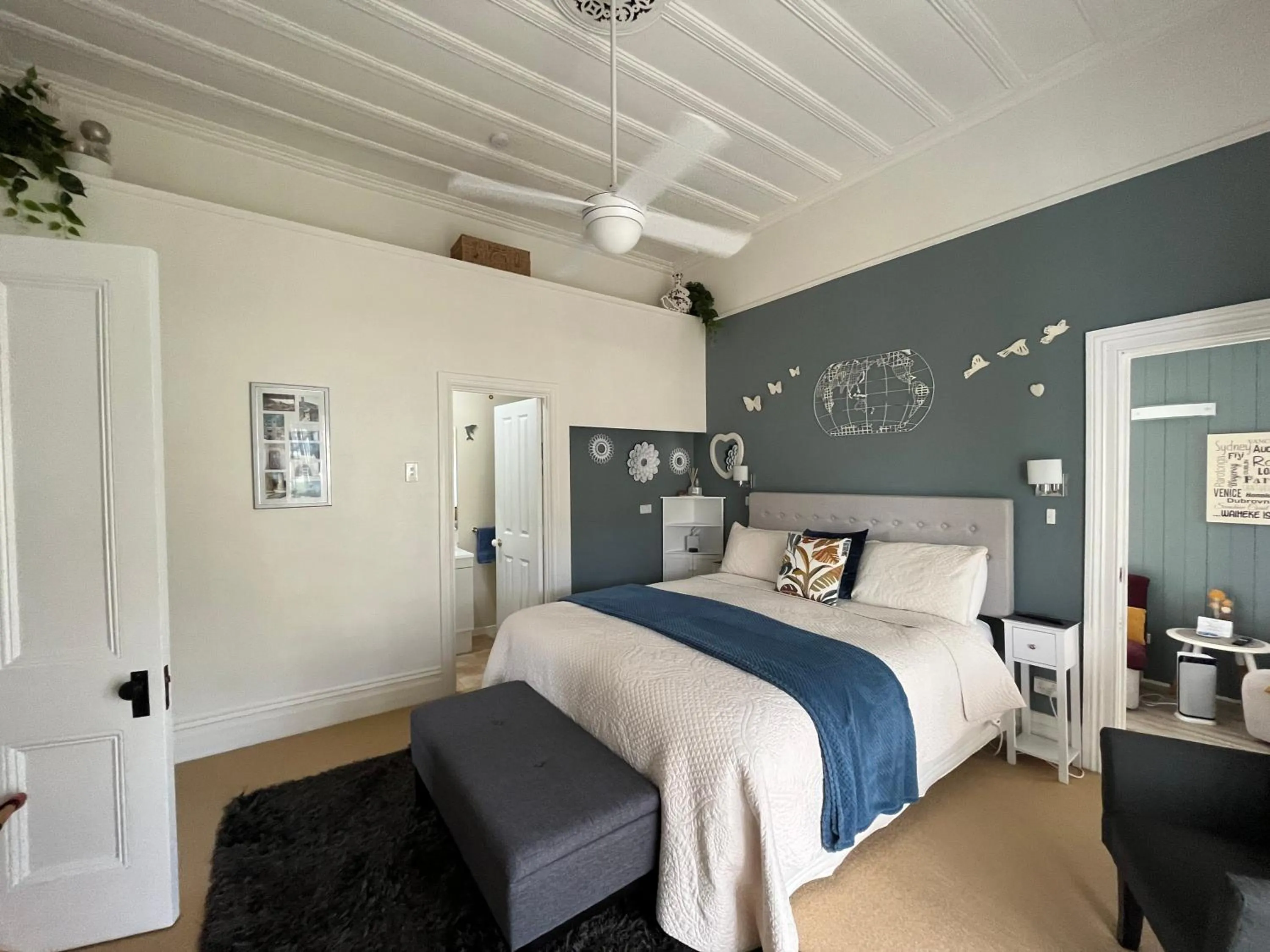 Bed in Chelsea House Bed & Breakfast