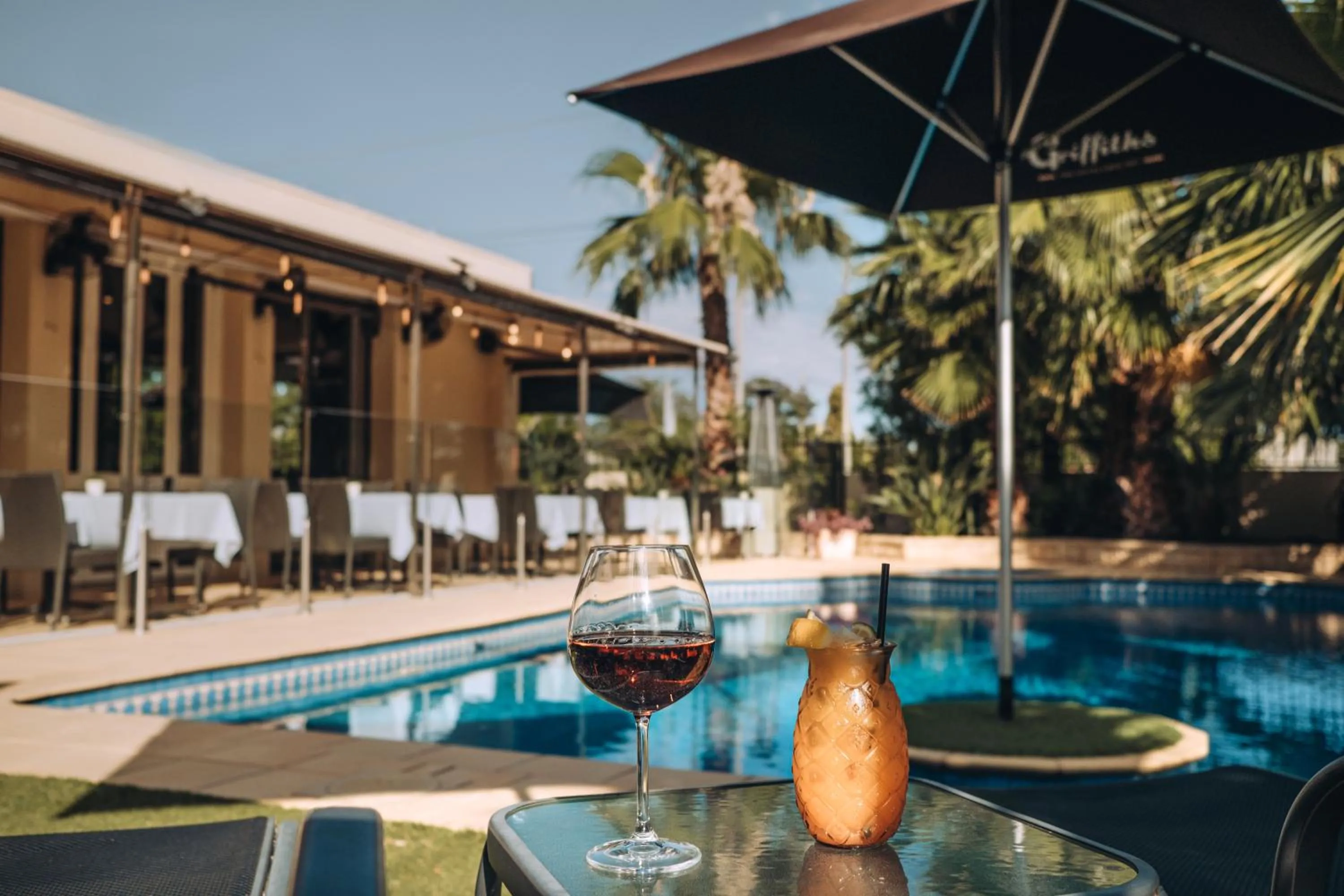 Swimming pool in Best Western Chaffey Motor Inn