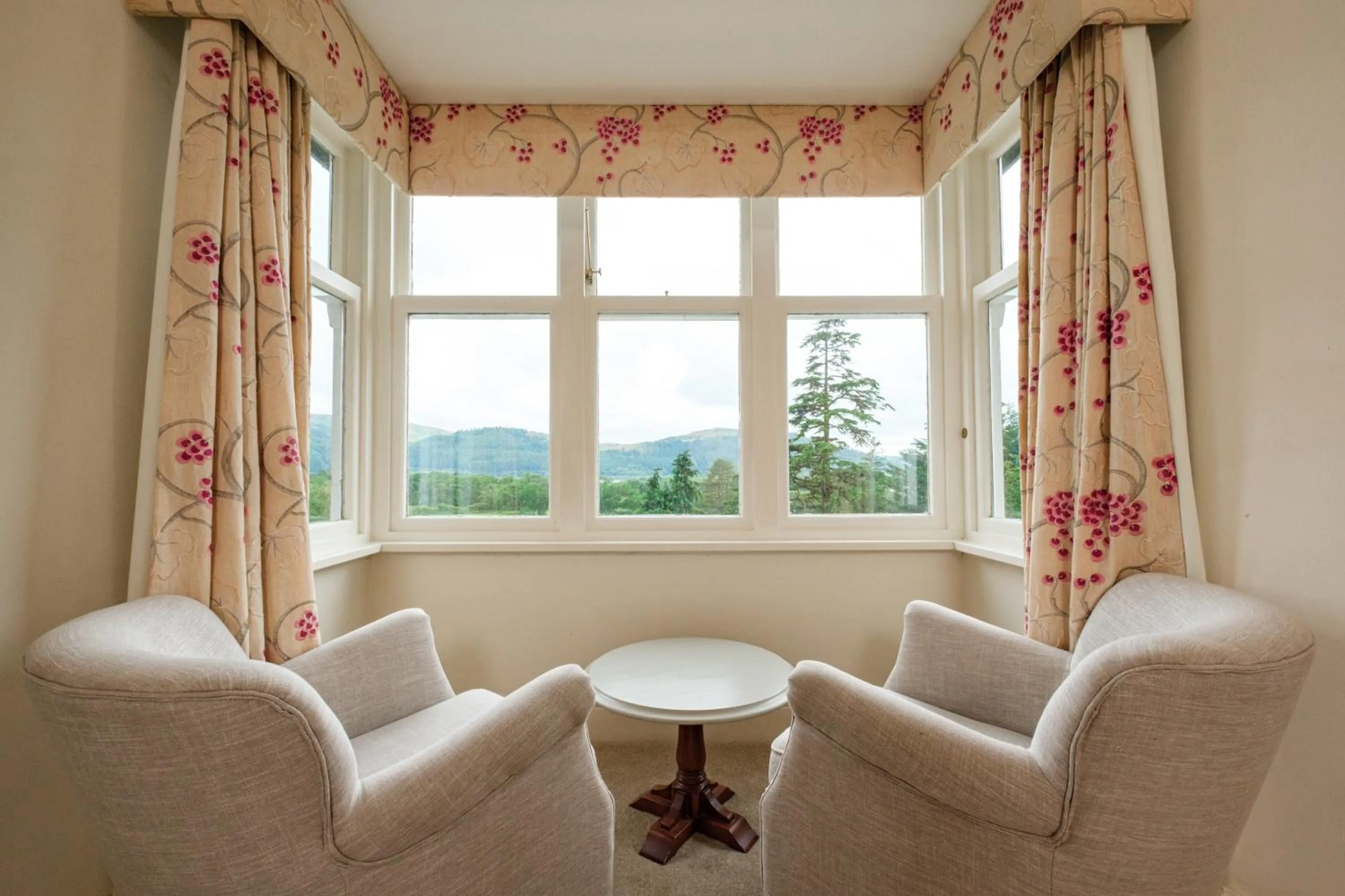 Natural landscape in Ravenstone Manor