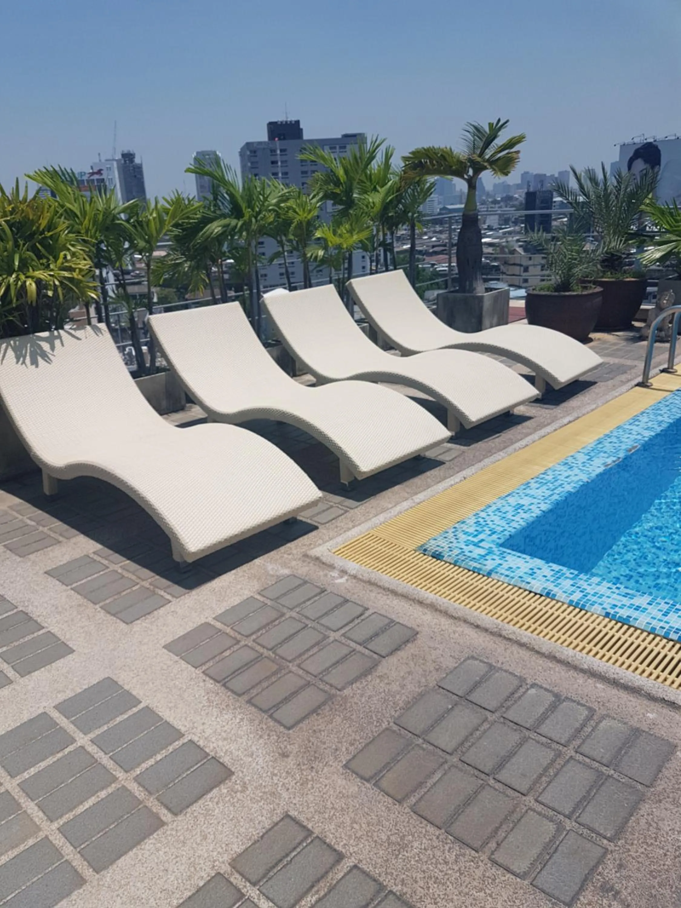 Diving in Interchange Tower Serviced Apartment - SHA Extra Plus