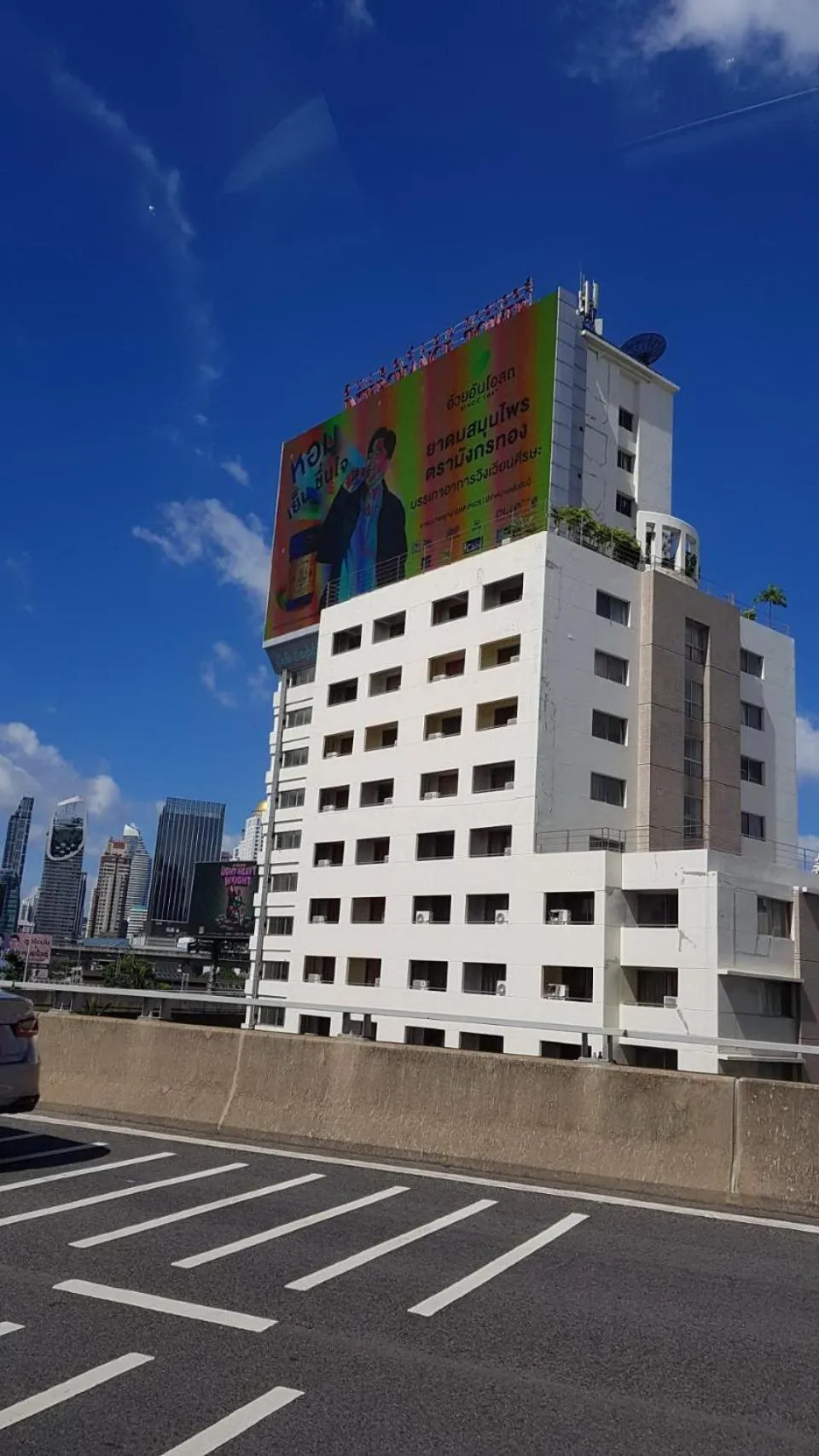 Property building in Interchange Tower Serviced Apartment - SHA Extra Plus