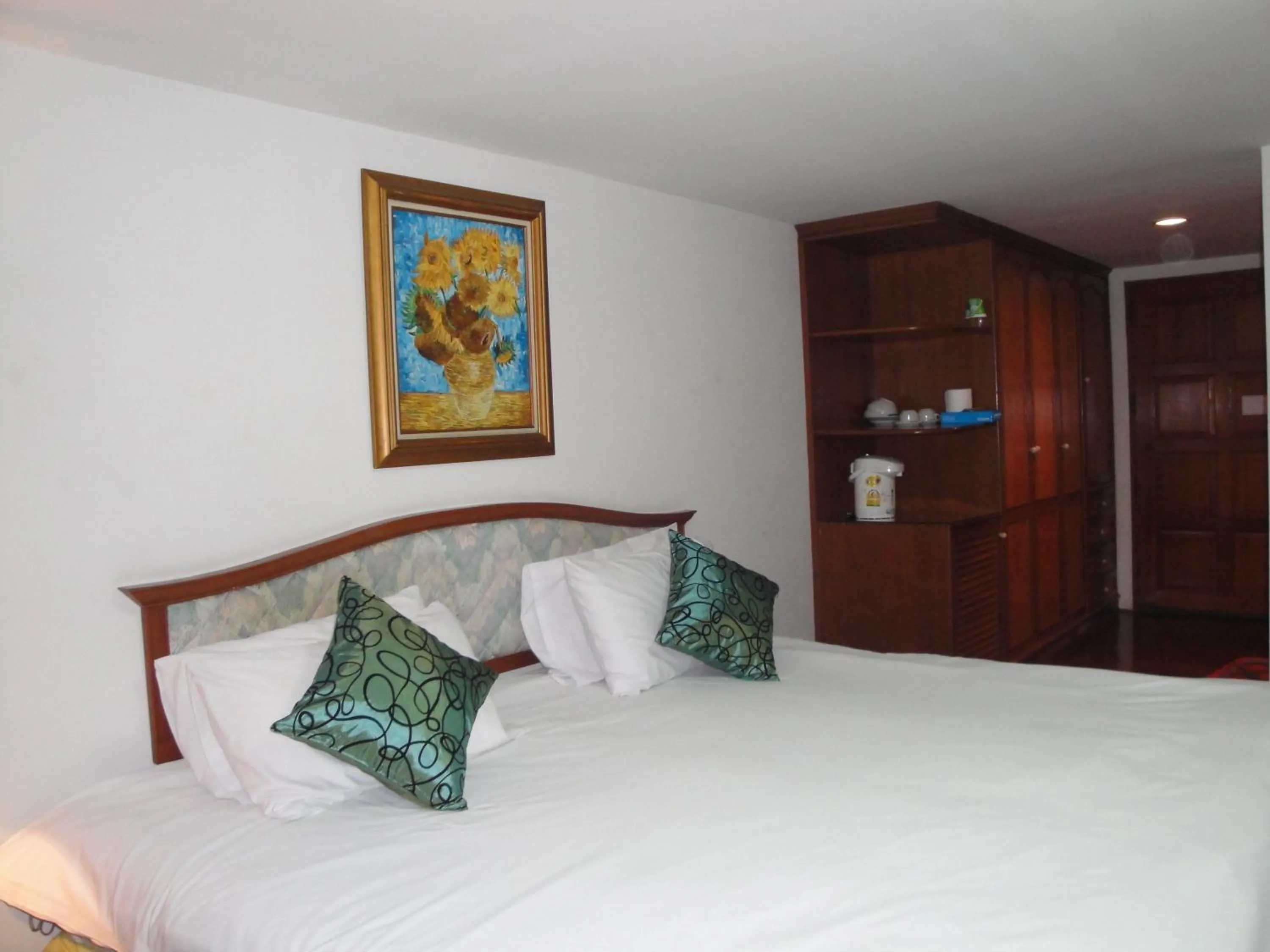 Photo of the whole room, Bed in Interchange Tower Serviced Apartment - SHA Extra Plus