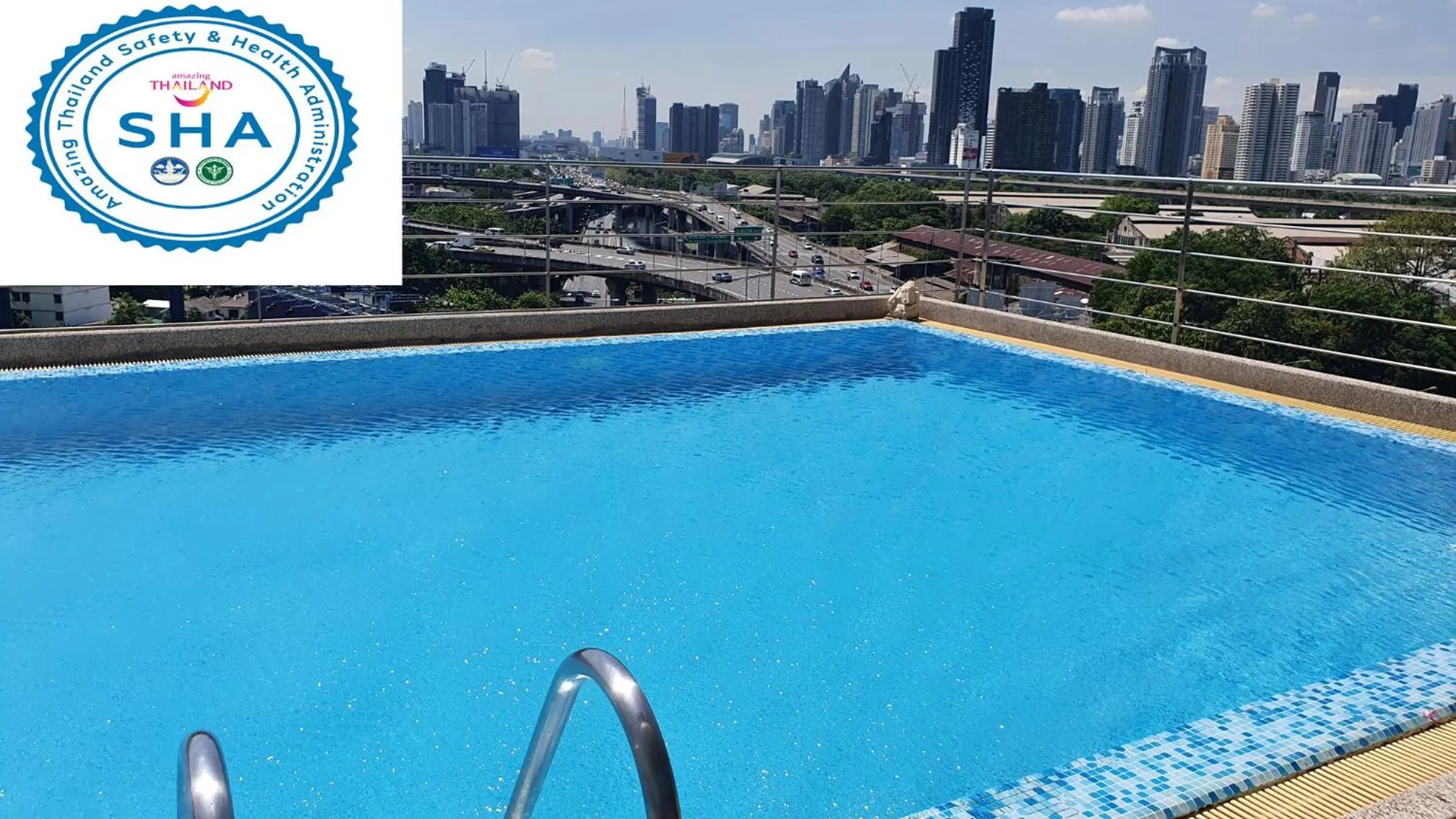 Swimming pool in Interchange Tower Serviced Apartment - SHA Extra Plus