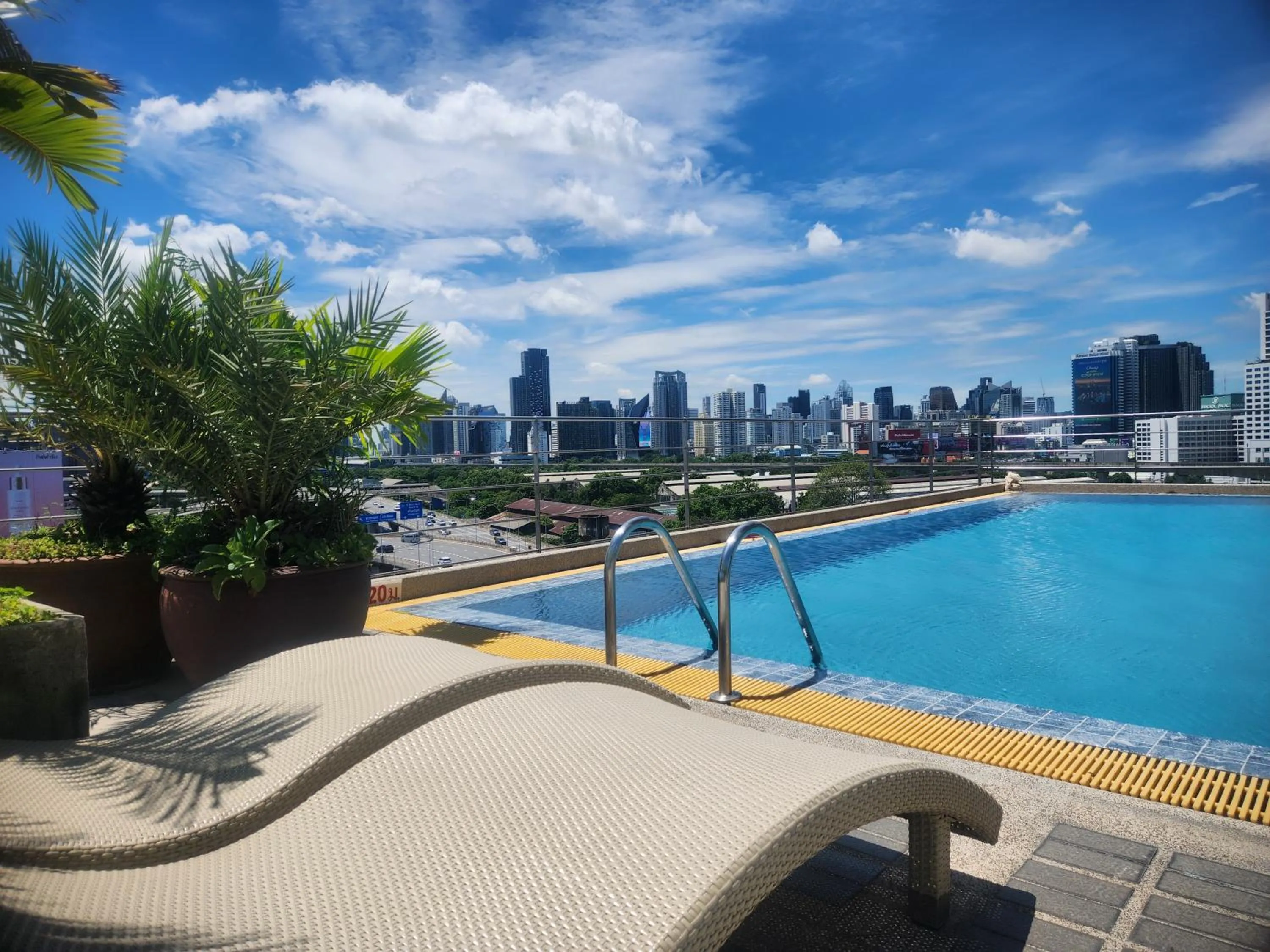 Swimming pool in Interchange Tower Serviced Apartment - SHA Extra Plus