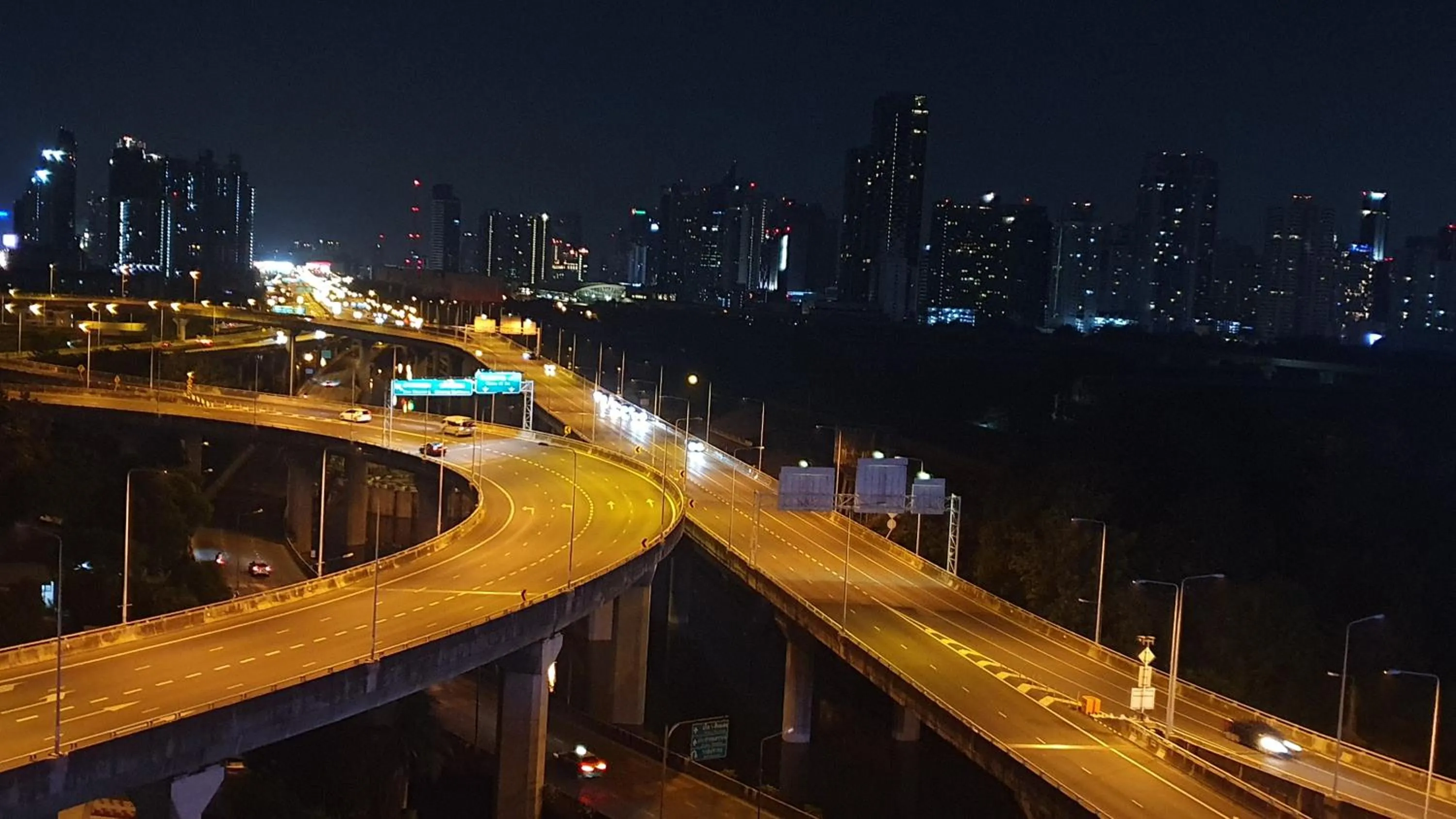 City view in Interchange Tower Serviced Apartment - SHA Extra Plus