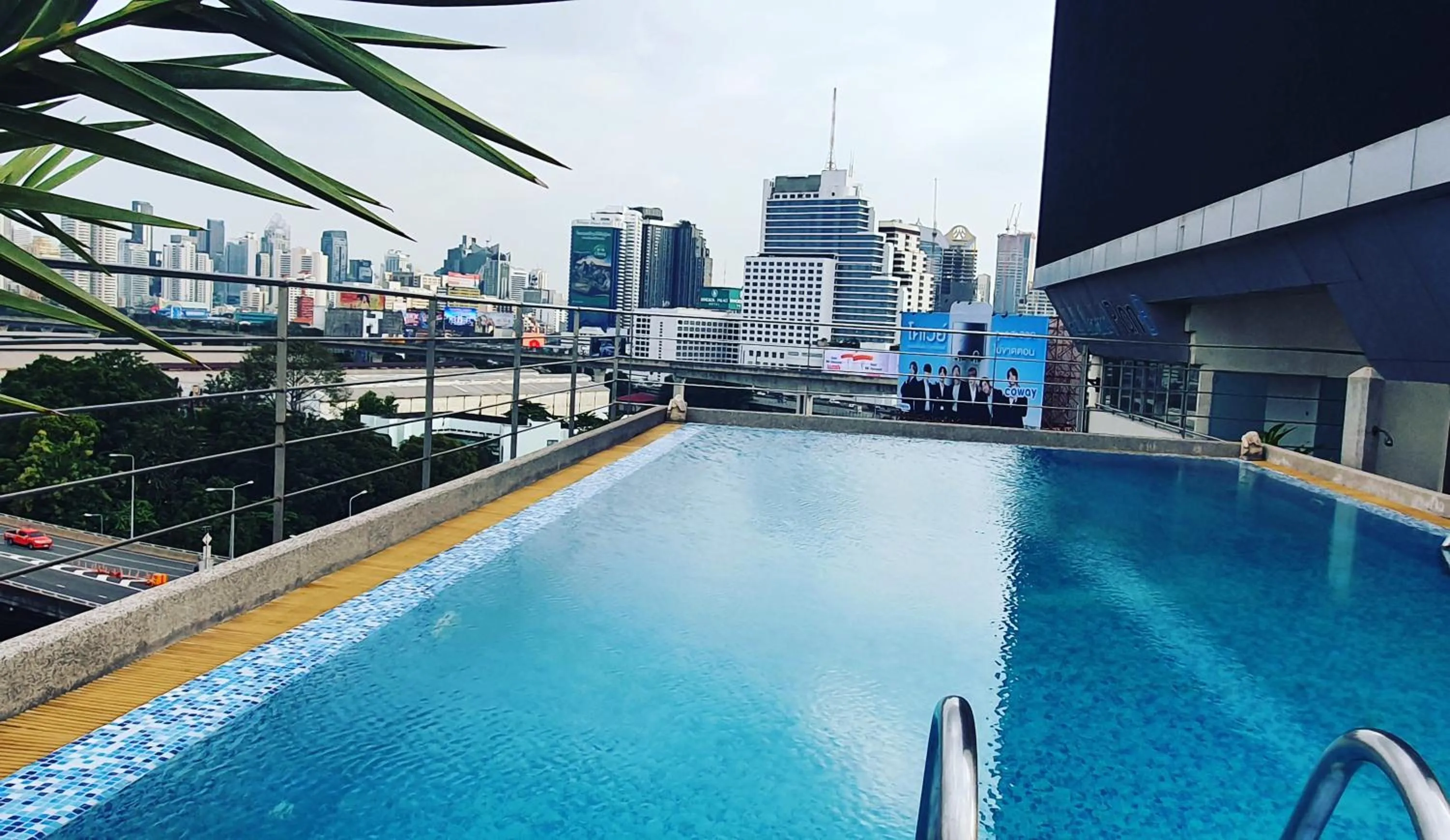 Swimming pool in Interchange Tower Serviced Apartment - SHA Extra Plus