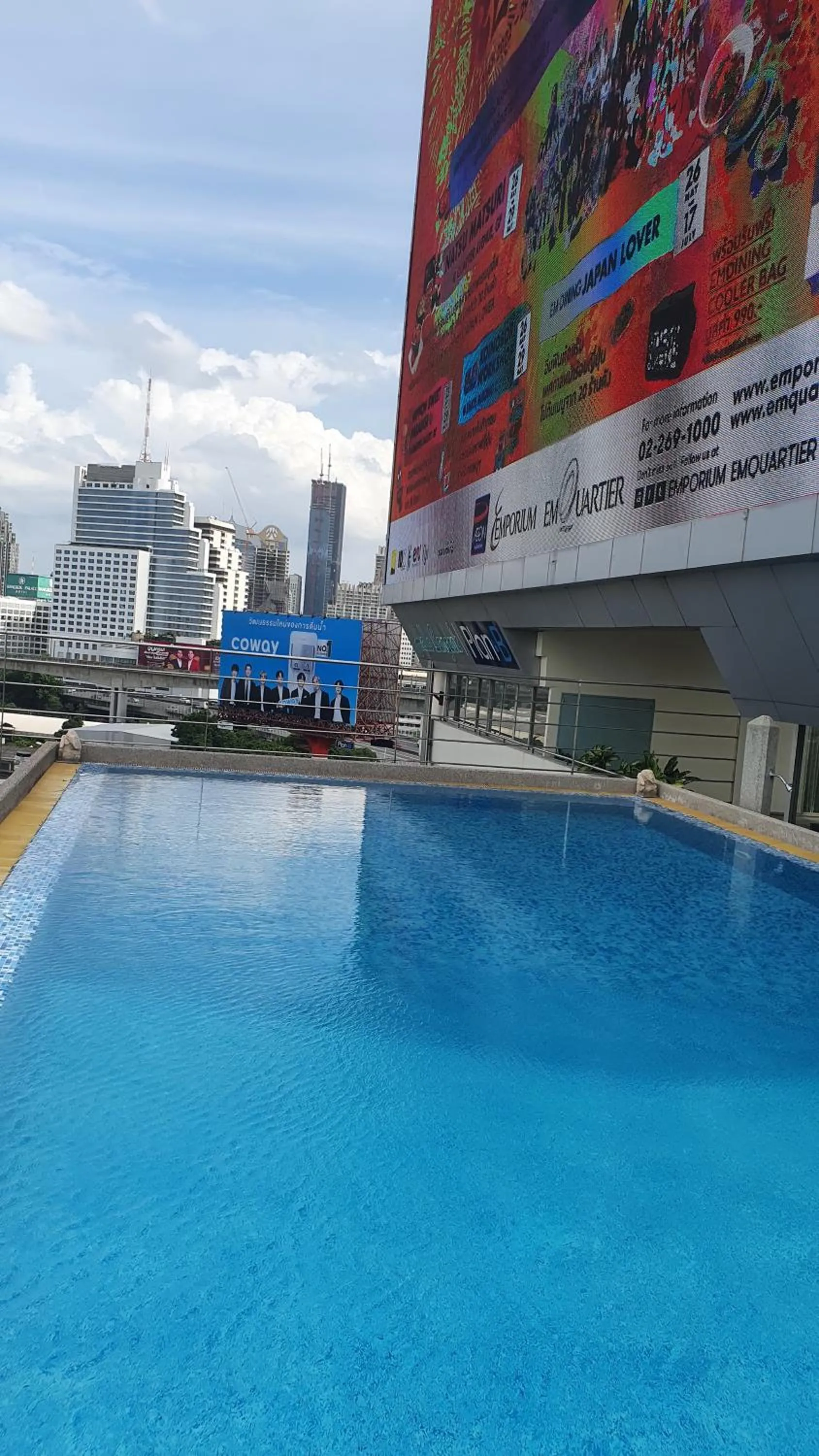 Swimming pool in Interchange Tower Serviced Apartment - SHA Extra Plus