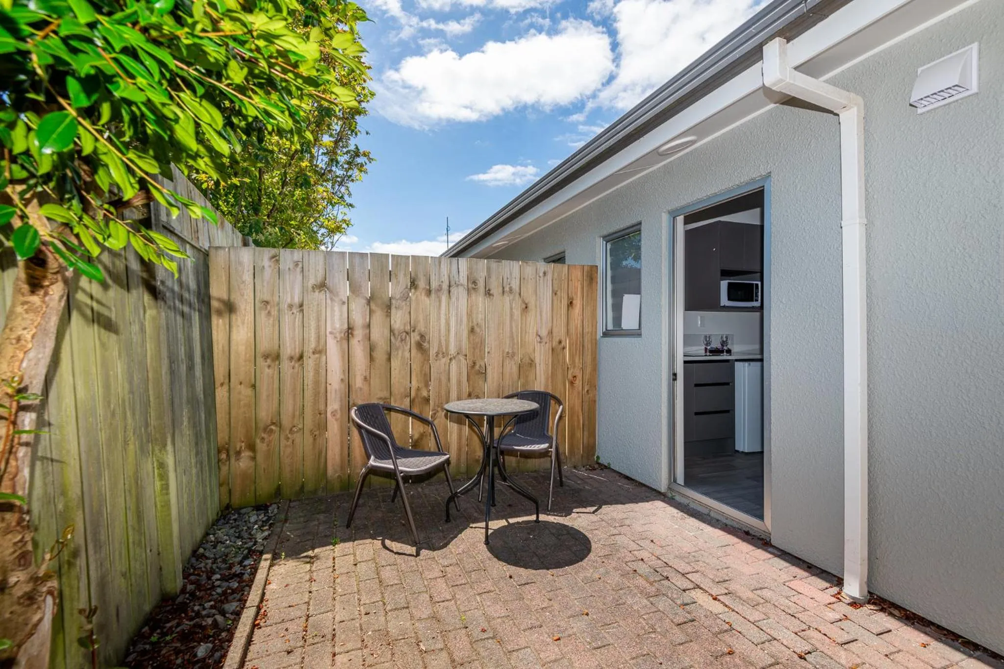 Aurora City Suites Motel