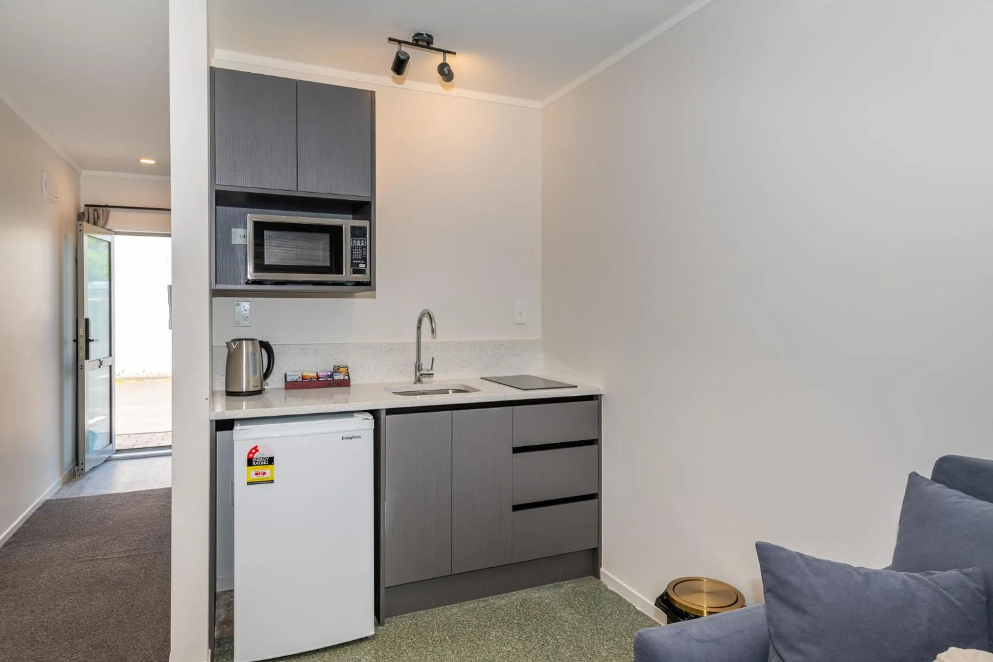 Aurora City Suites Motel