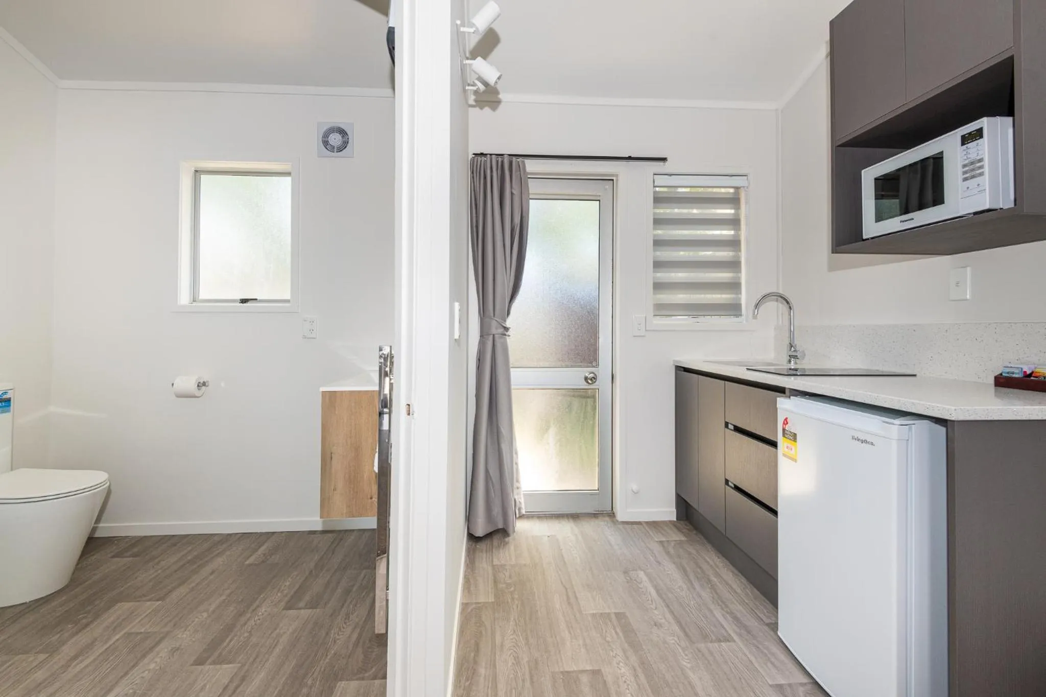 Aurora City Suites Motel