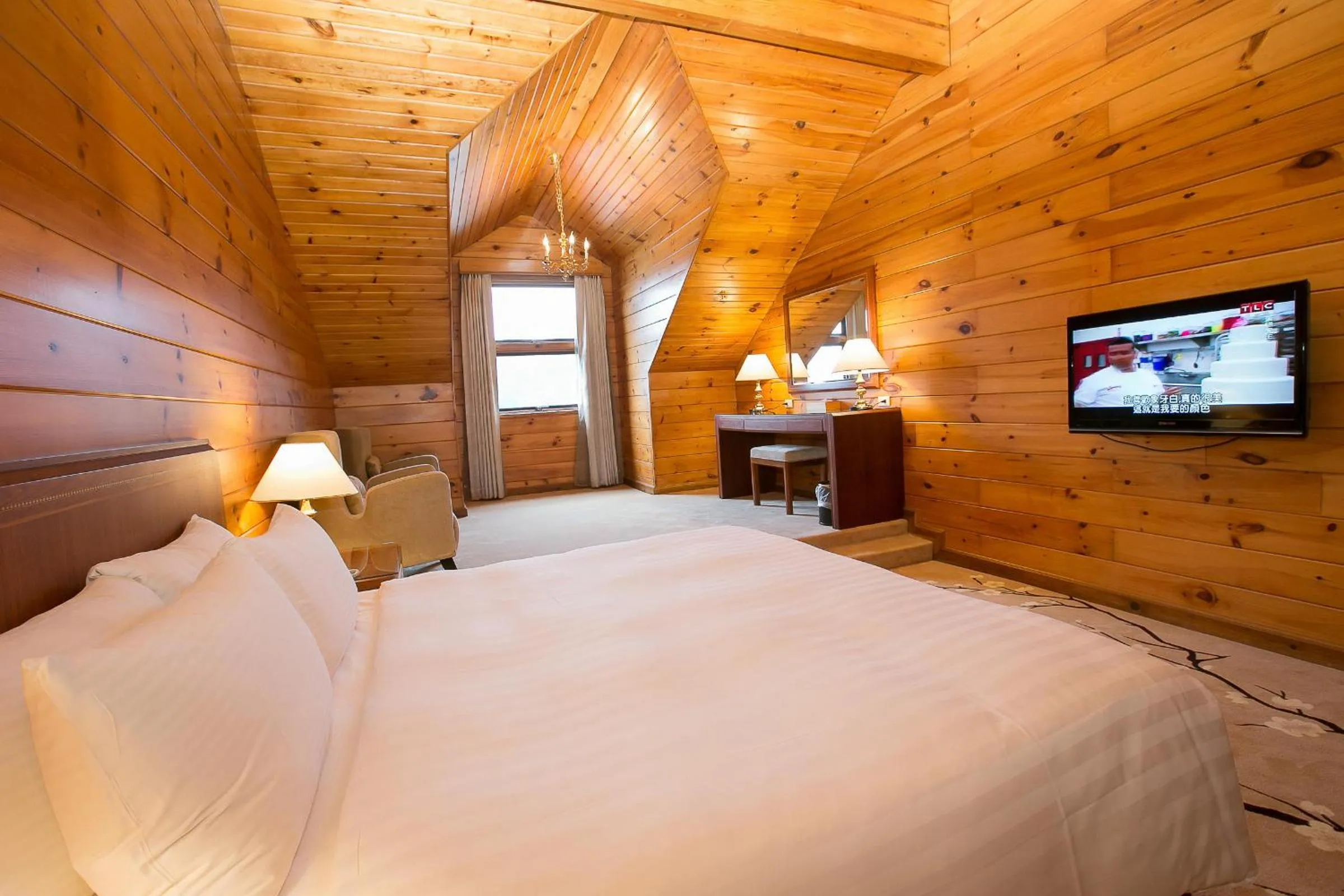 Bed in The Richforest Hotel- Sun Moon Lake