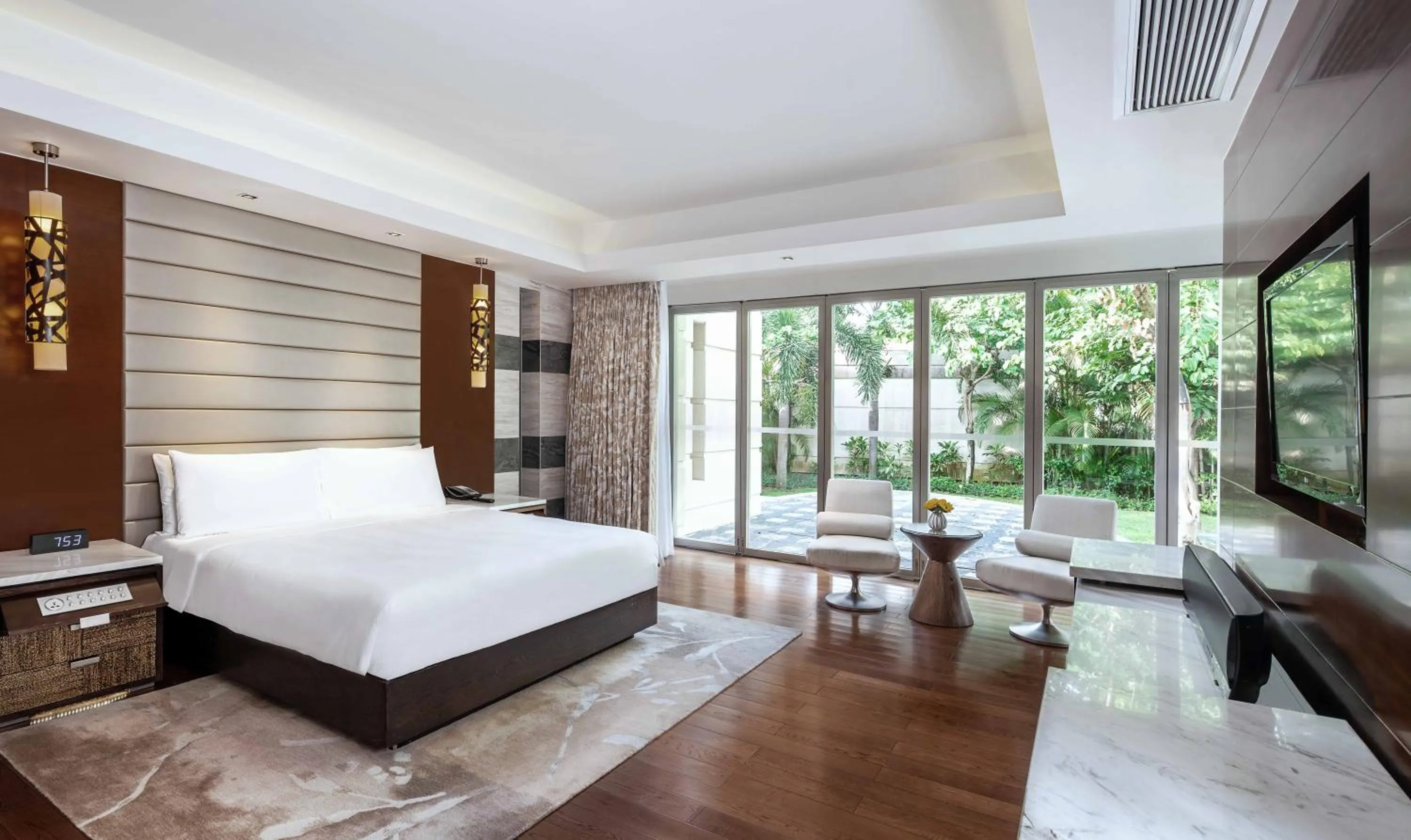 Bedroom, Bed in MGM Grand Sanya