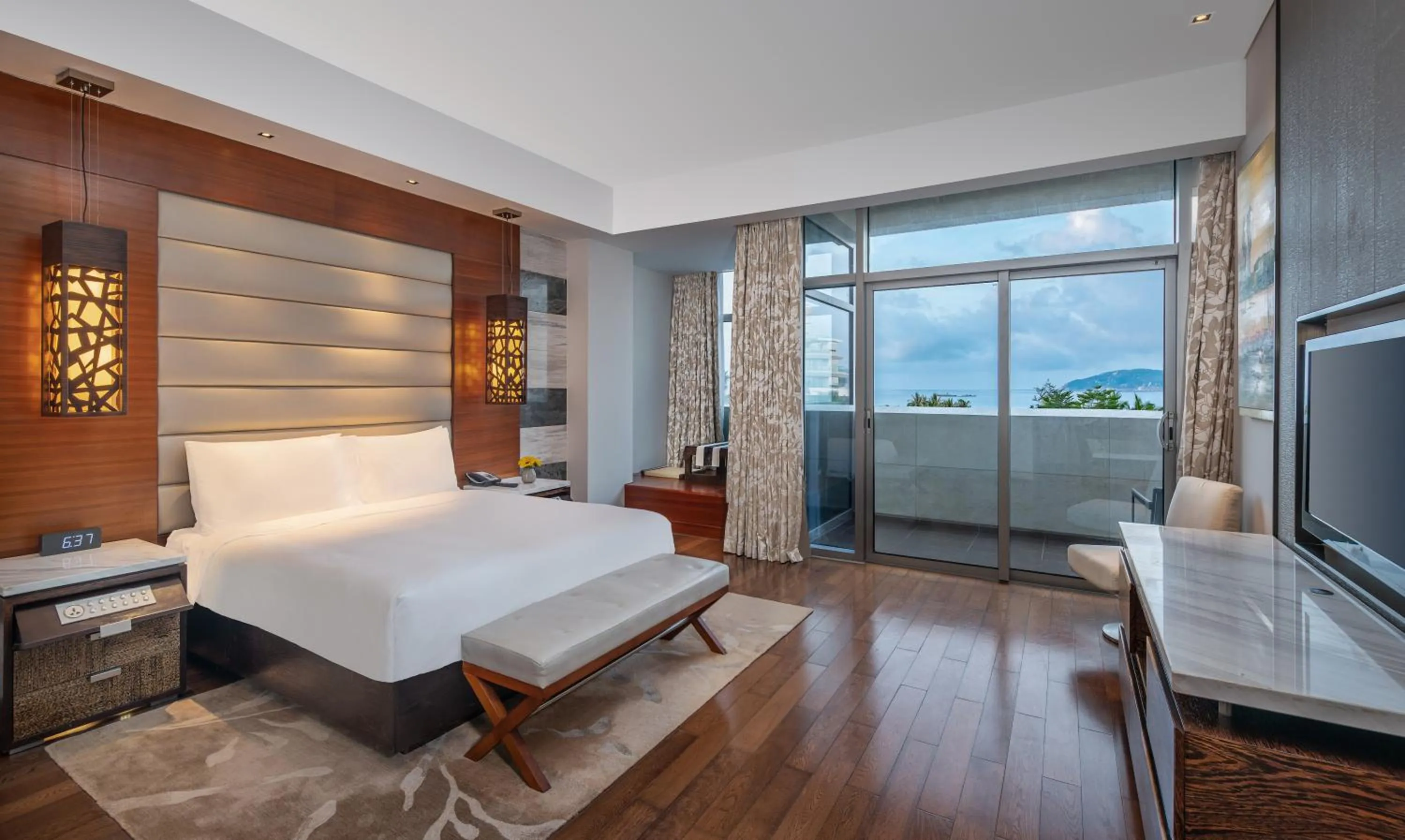 Bedroom, Bed in MGM Grand Sanya