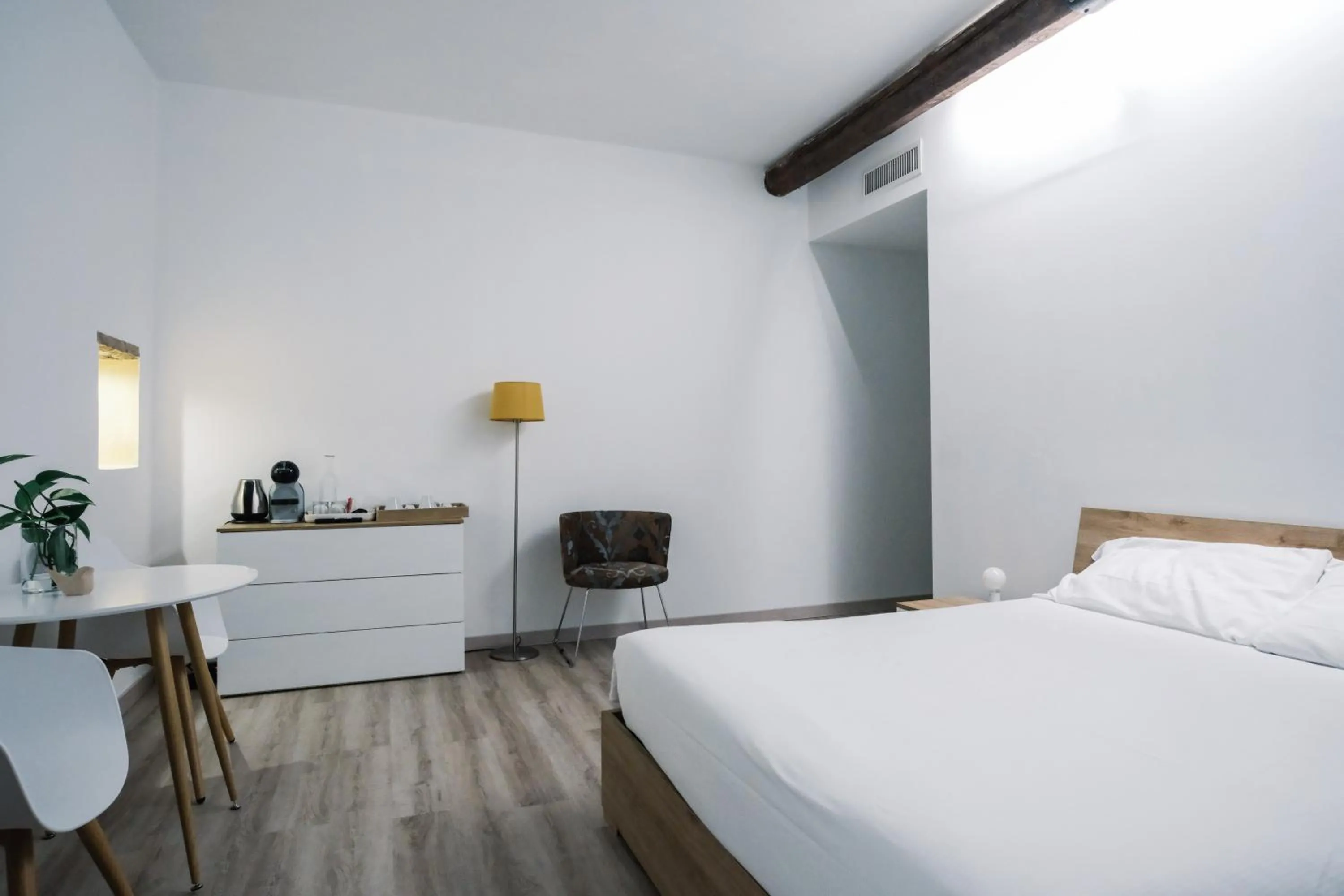 Bed in Flora Inn, Scotti's House - Due passi in centro