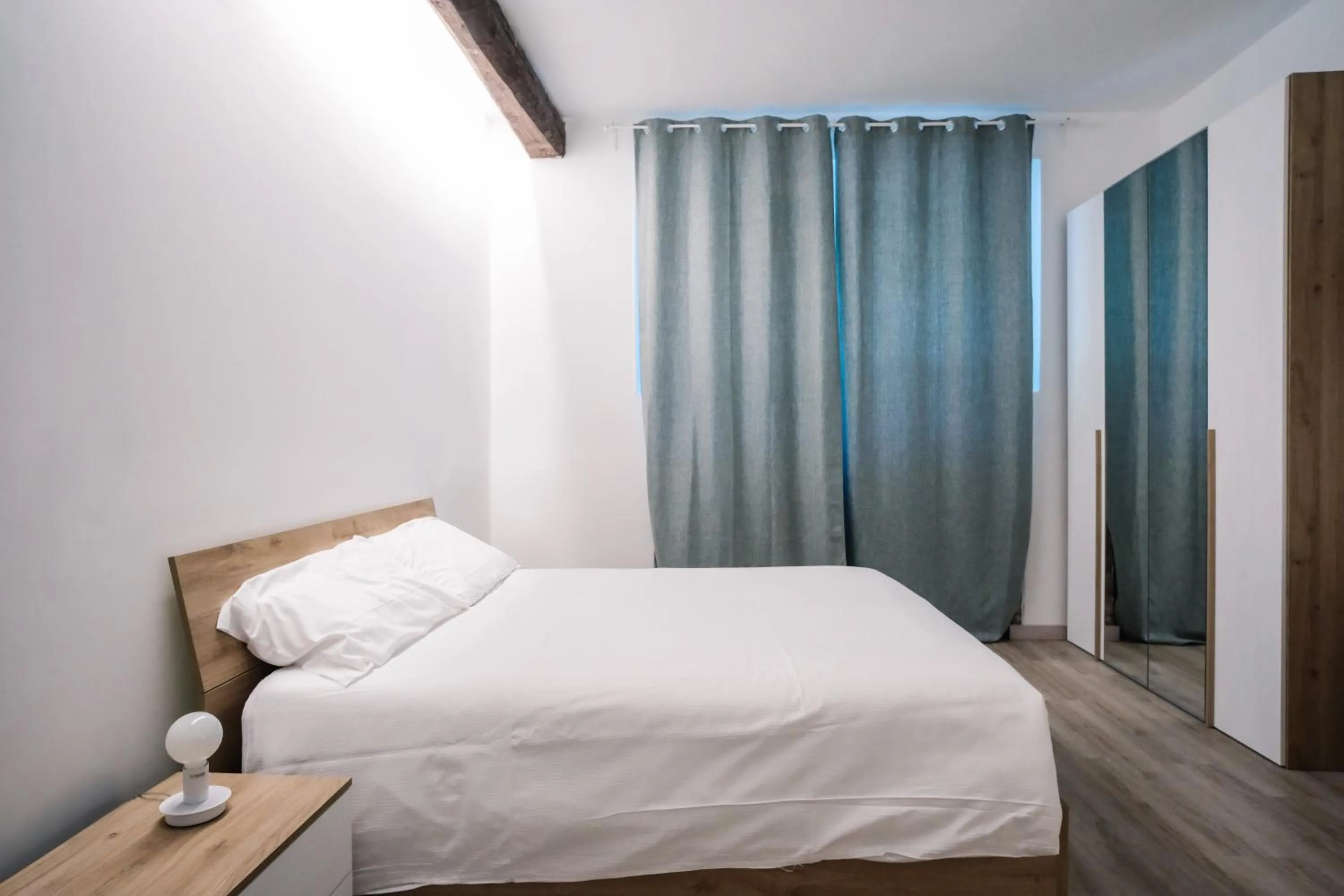 Bed in Flora Inn, Scotti's House - Due passi in centro