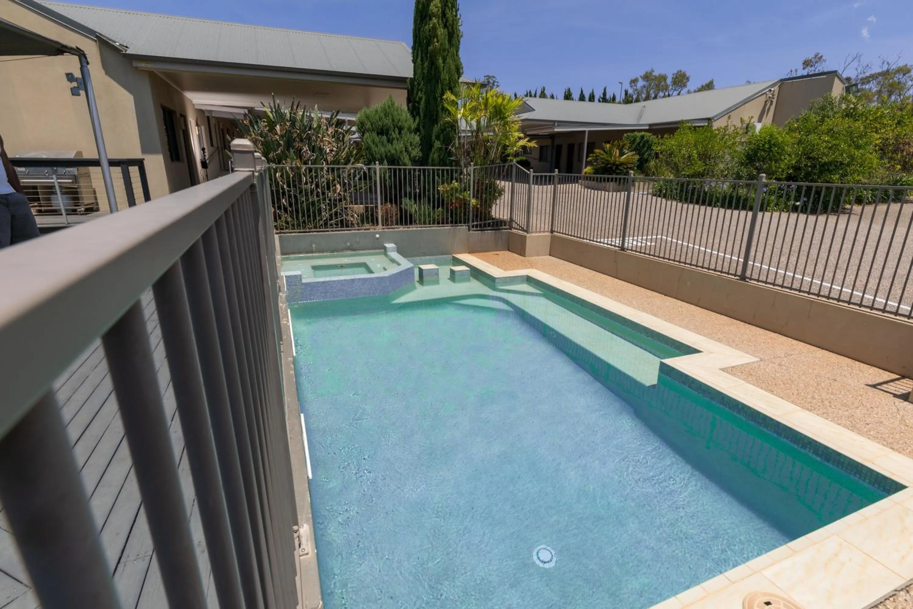 Swimming pool in Highfields Motel Toowoomba