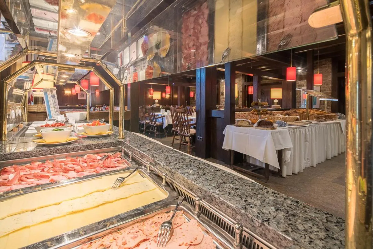 Restaurant/places to eat in Best Western Hotel Polisina