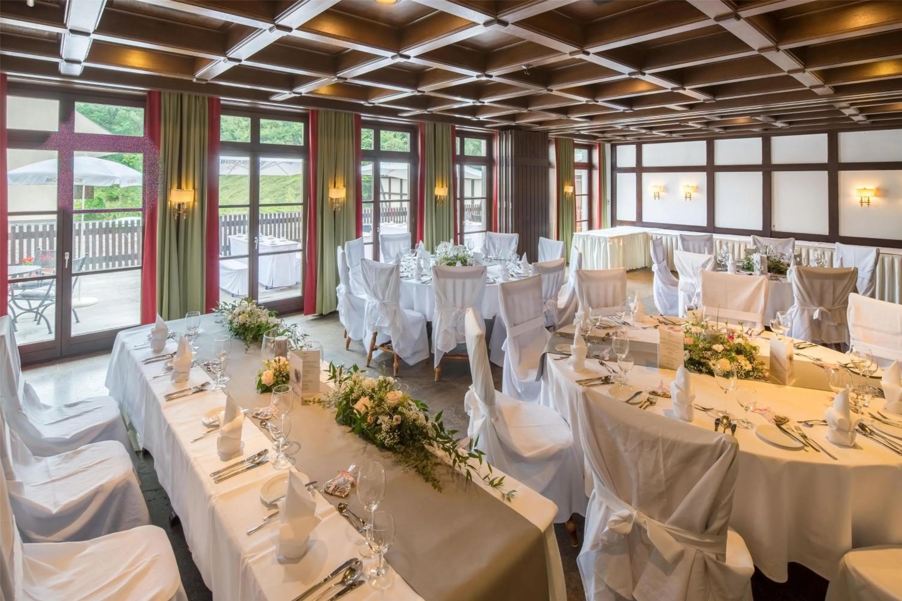 Restaurant/places to eat in Best Western Hotel Polisina