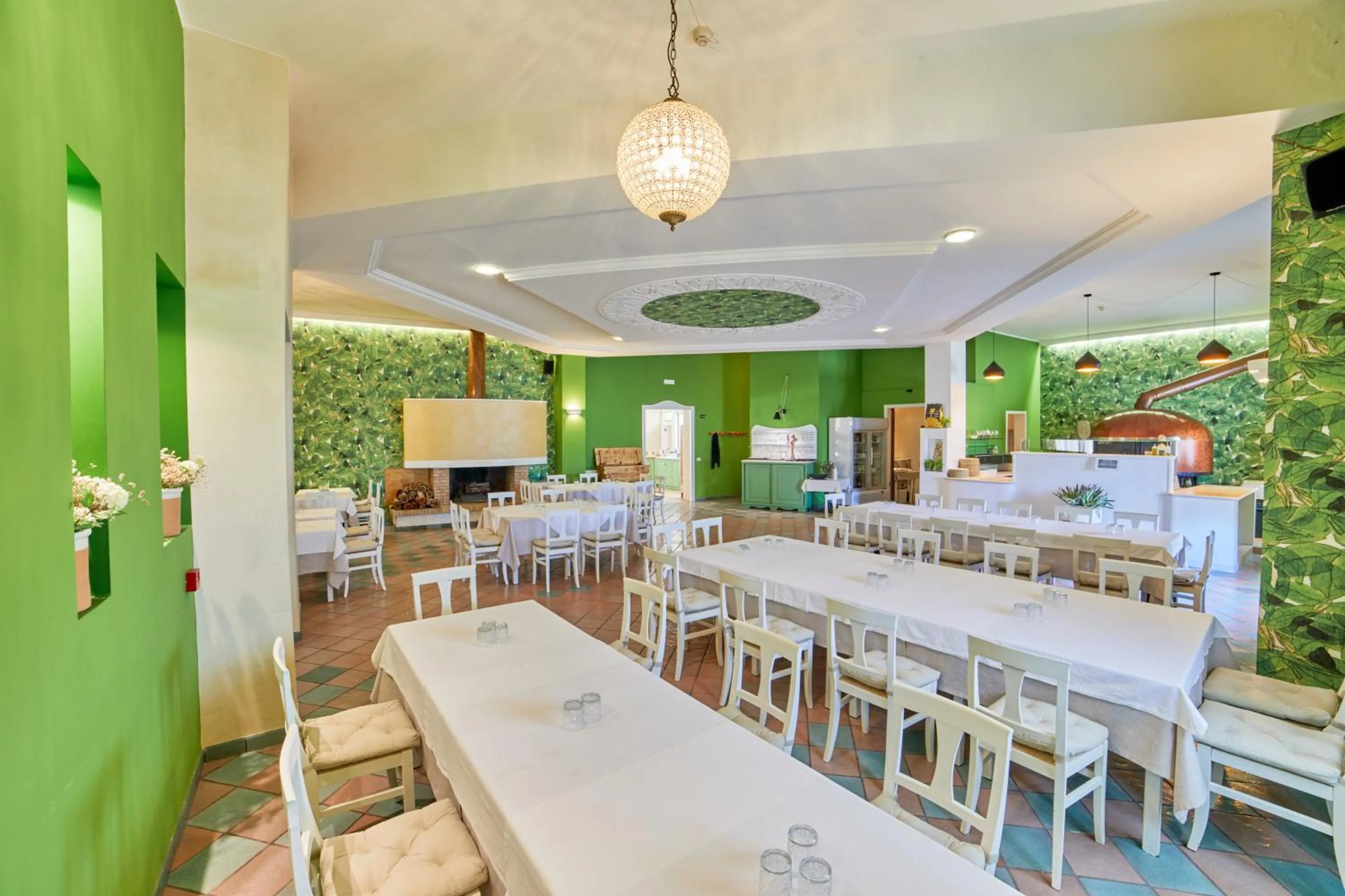 Restaurant/Places to Eat in Hotel dei Messapi