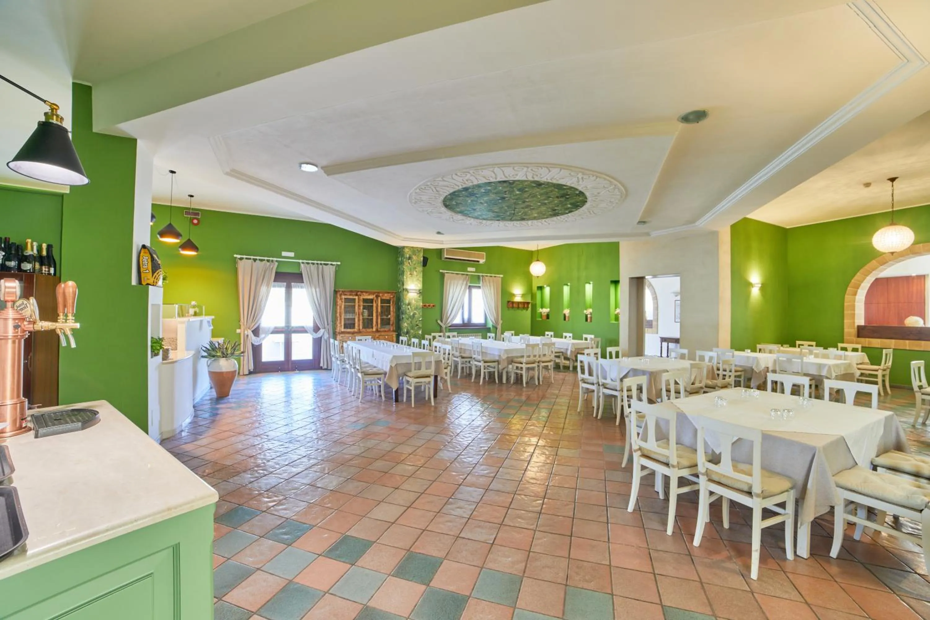 Restaurant/Places to Eat in Hotel dei Messapi