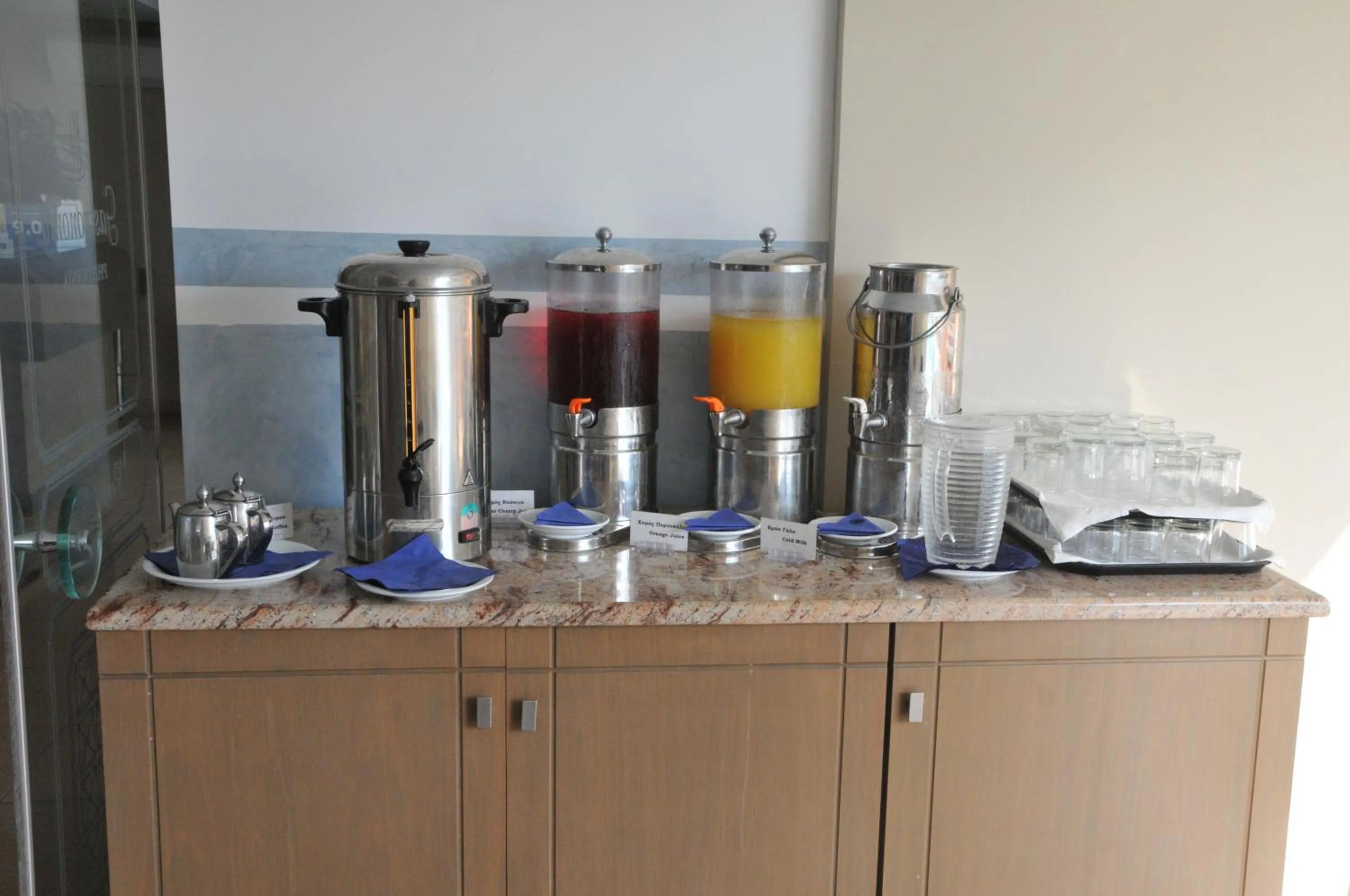 Food and drinks in Philoxenia Hotel