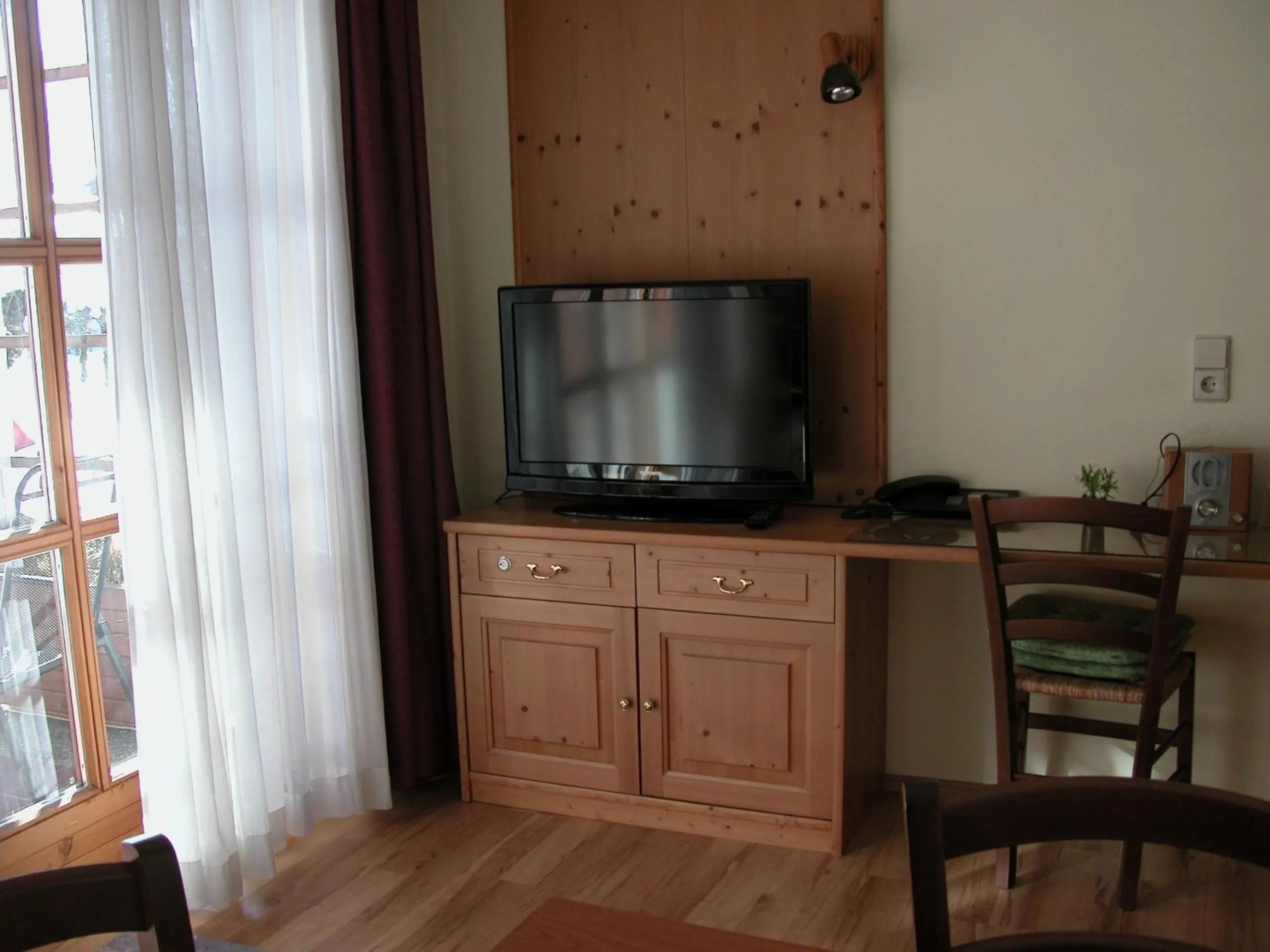 TV and multimedia in Hotel-Restaurant Zum Hirschhaus Inklusiv Chiemgaukarte
