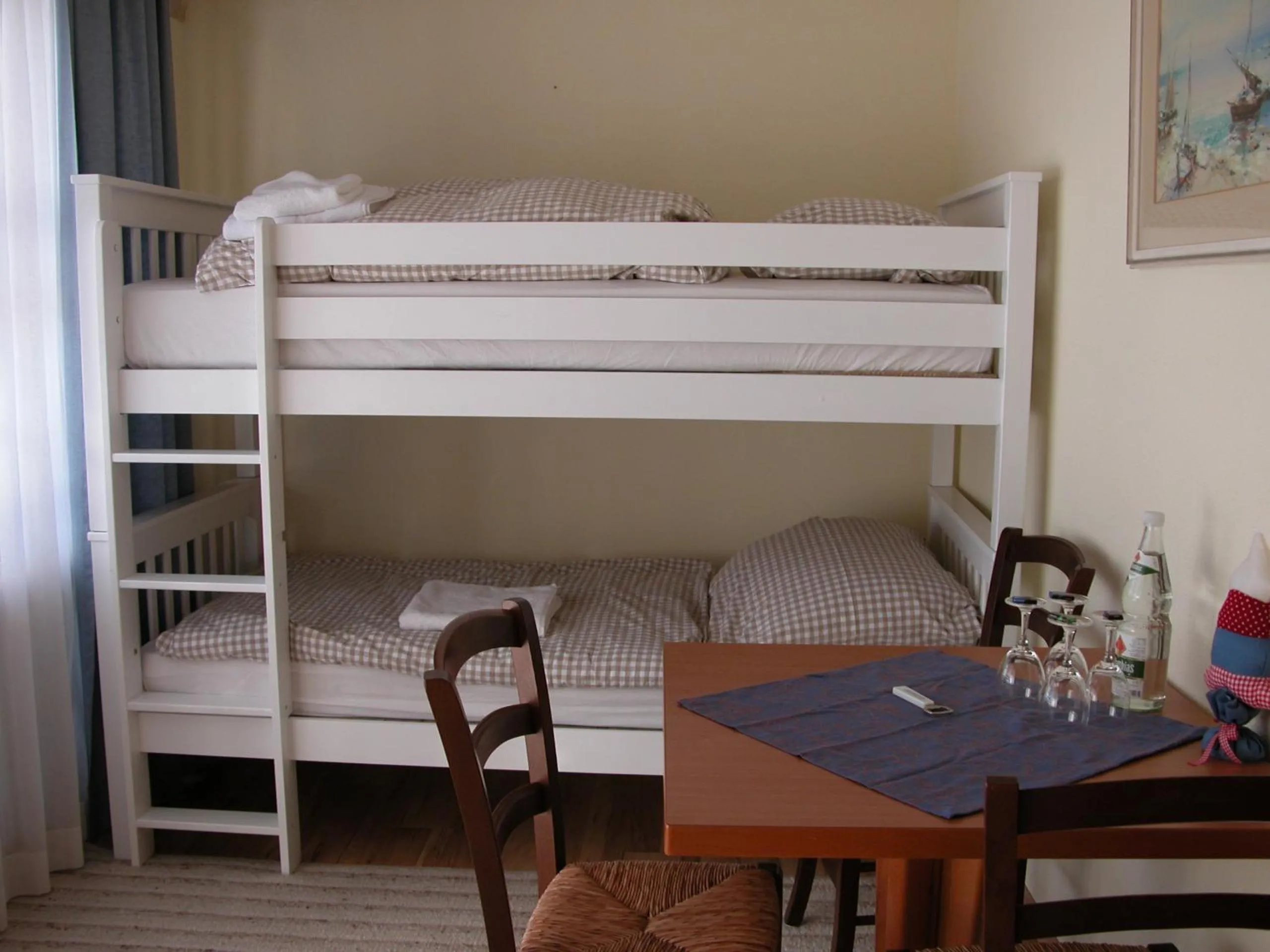 bunk bed, Bed in Hotel-Restaurant Zum Hirschhaus Inklusiv Chiemgaukarte