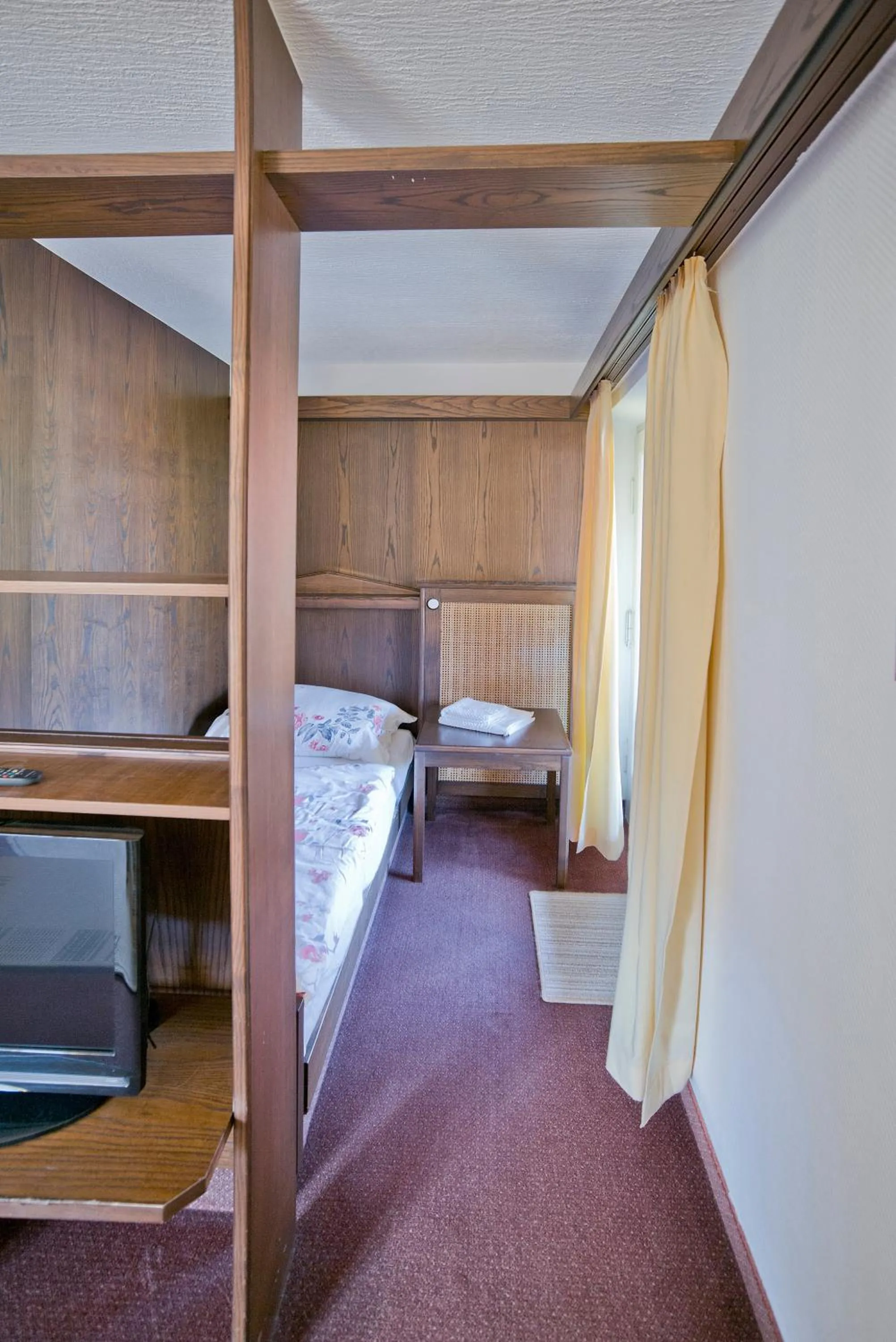 Photo of the whole room, Bed in Hotel-Restaurant Zum Hirschhaus Inklusiv Chiemgaukarte