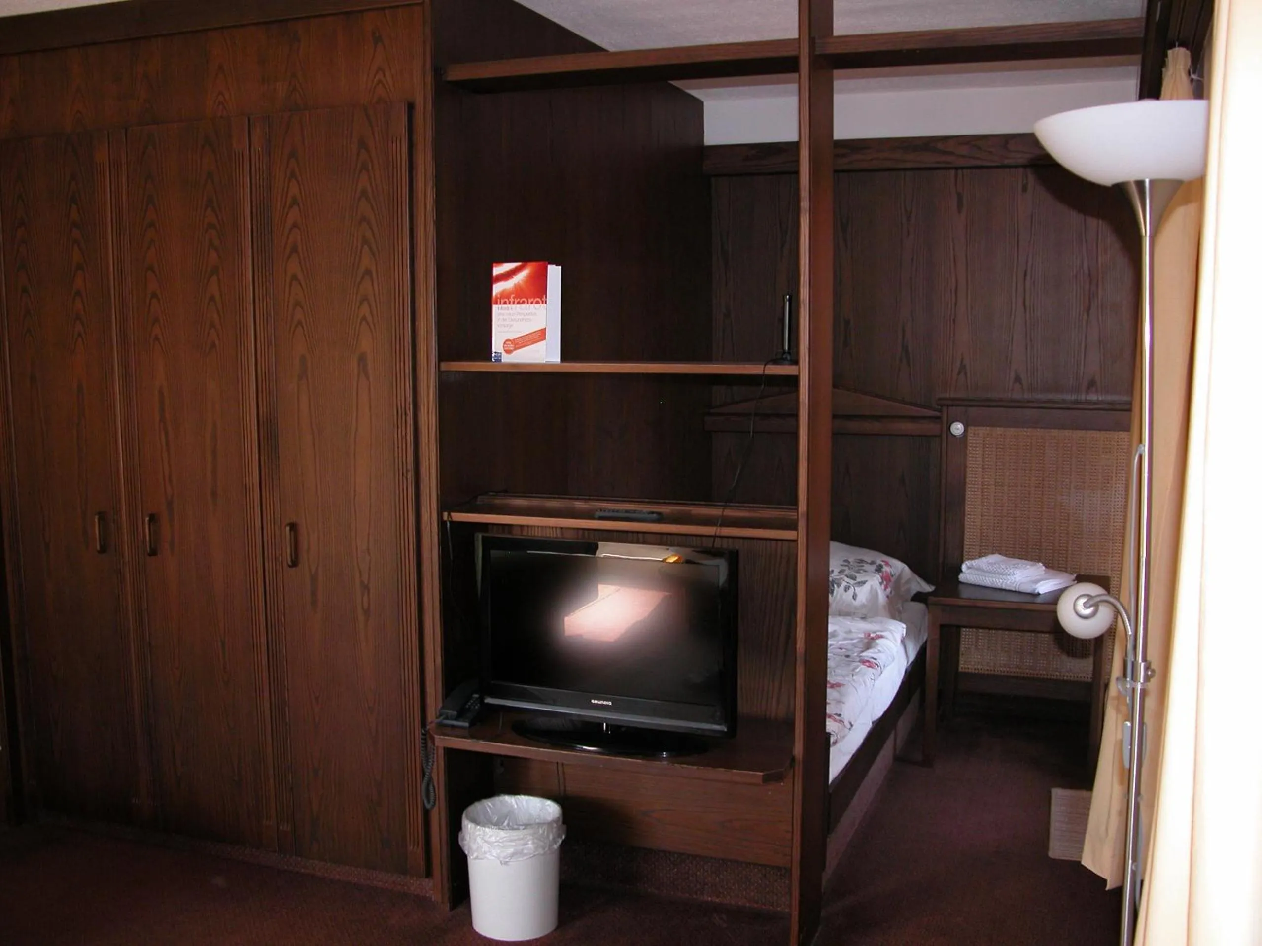 Photo of the whole room, Bed in Hotel-Restaurant Zum Hirschhaus Inklusiv Chiemgaukarte