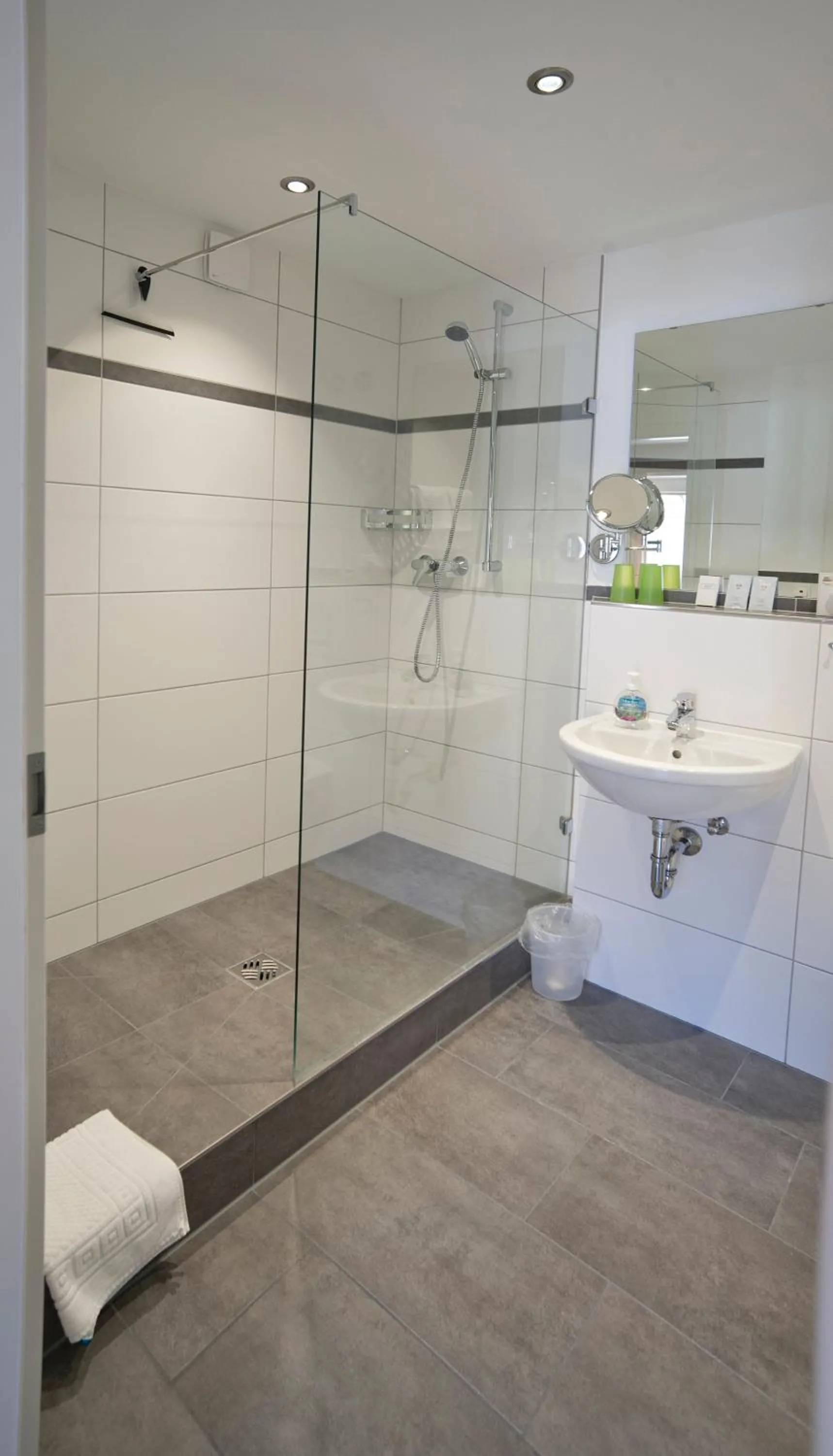 Shower in Hotel-Restaurant Zum Hirschhaus Inklusiv Chiemgaukarte