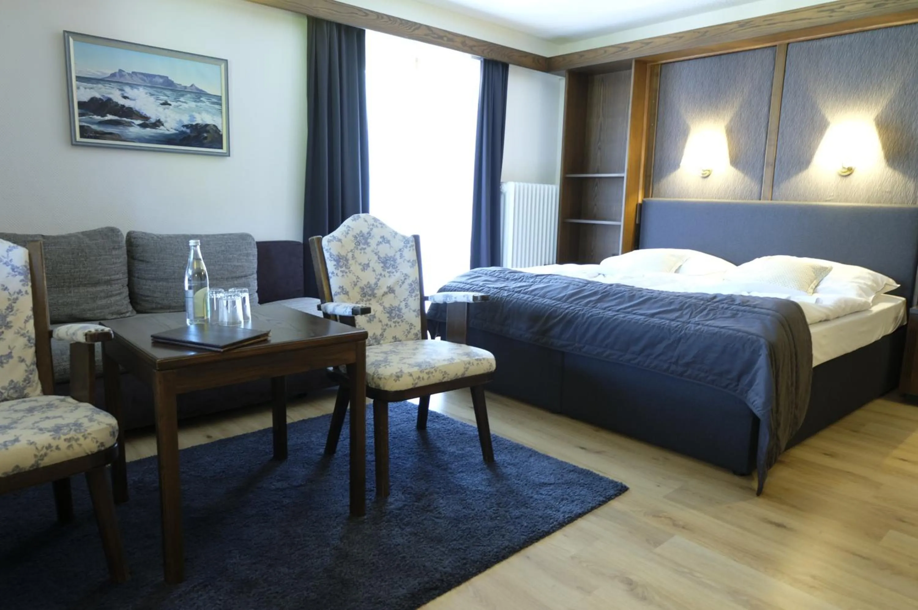 Bed in Hotel-Restaurant Zum Hirschhaus Inklusiv Chiemgaukarte
