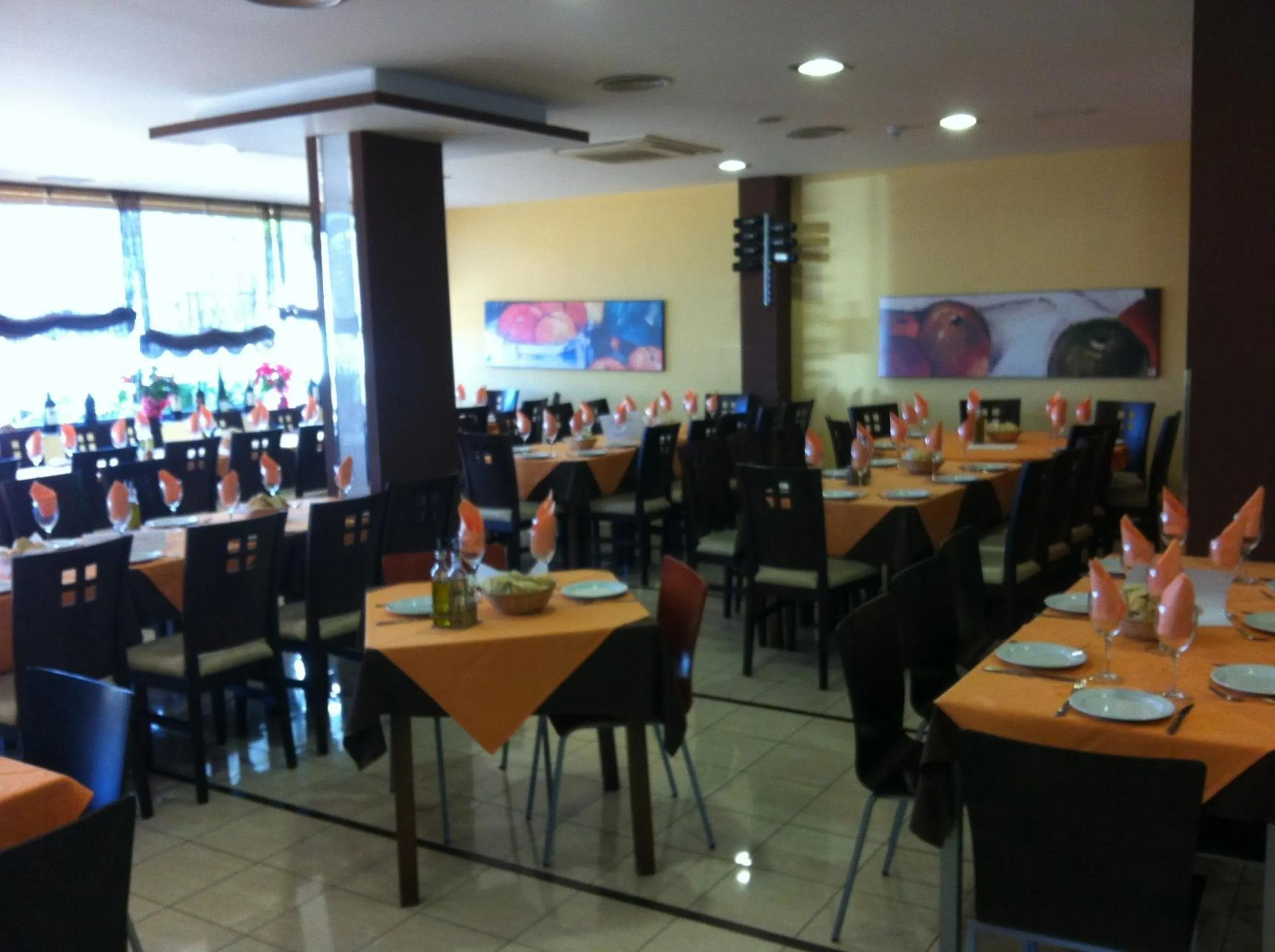 Restaurant/places to eat in Hotel El Cruce Moraleda
