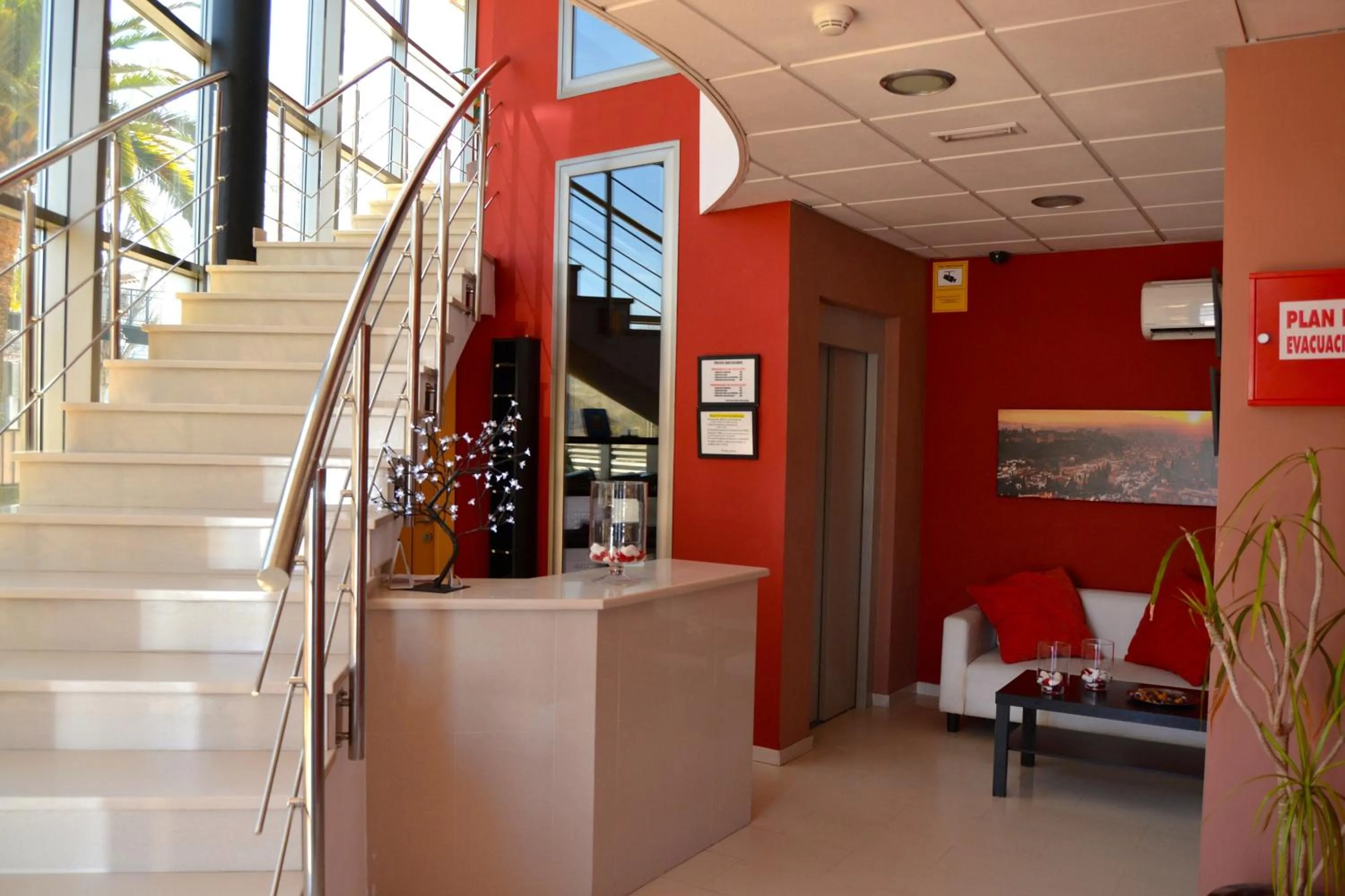 Lobby or reception in Hotel El Cruce Moraleda