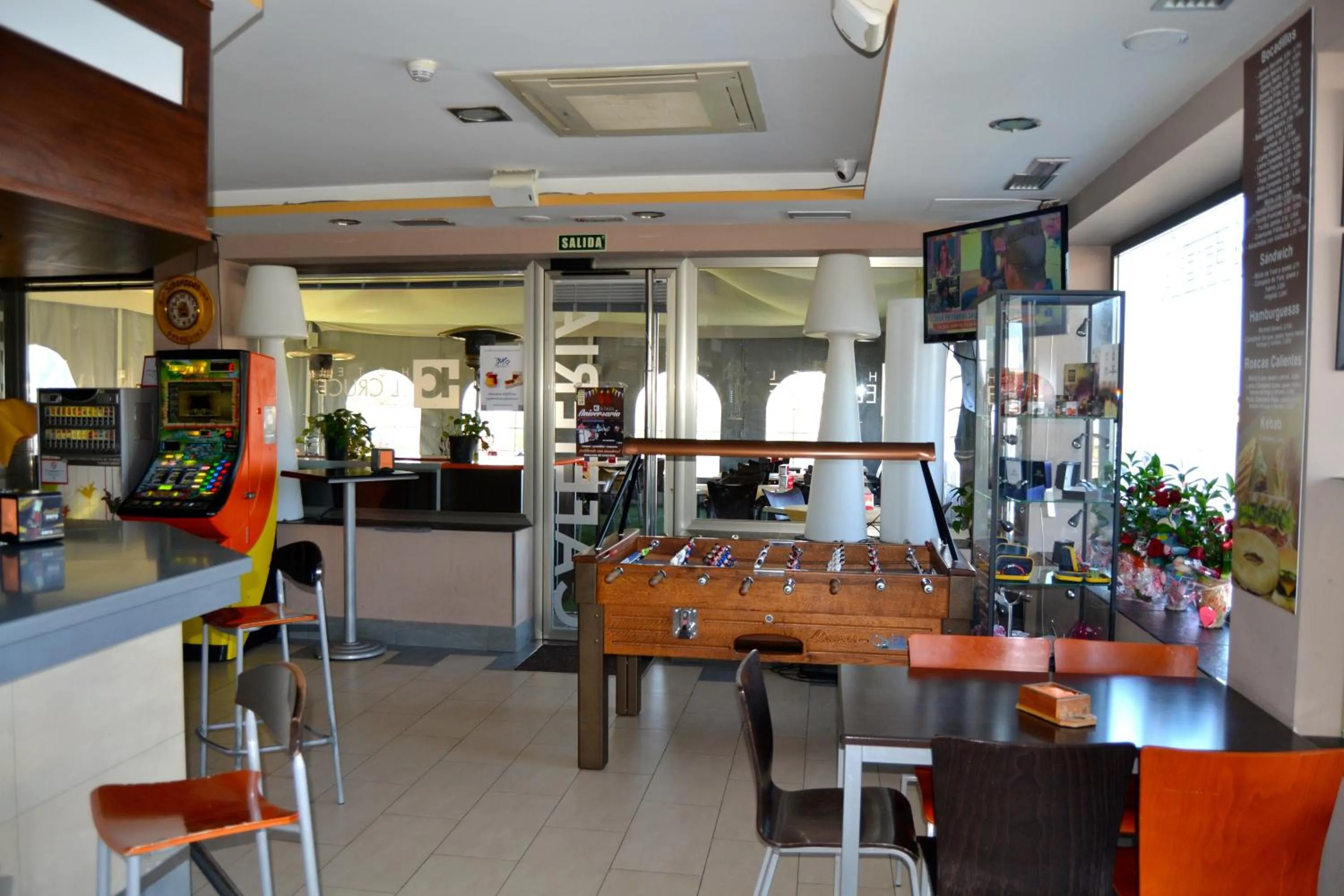 Lounge or bar in Hotel El Cruce Moraleda