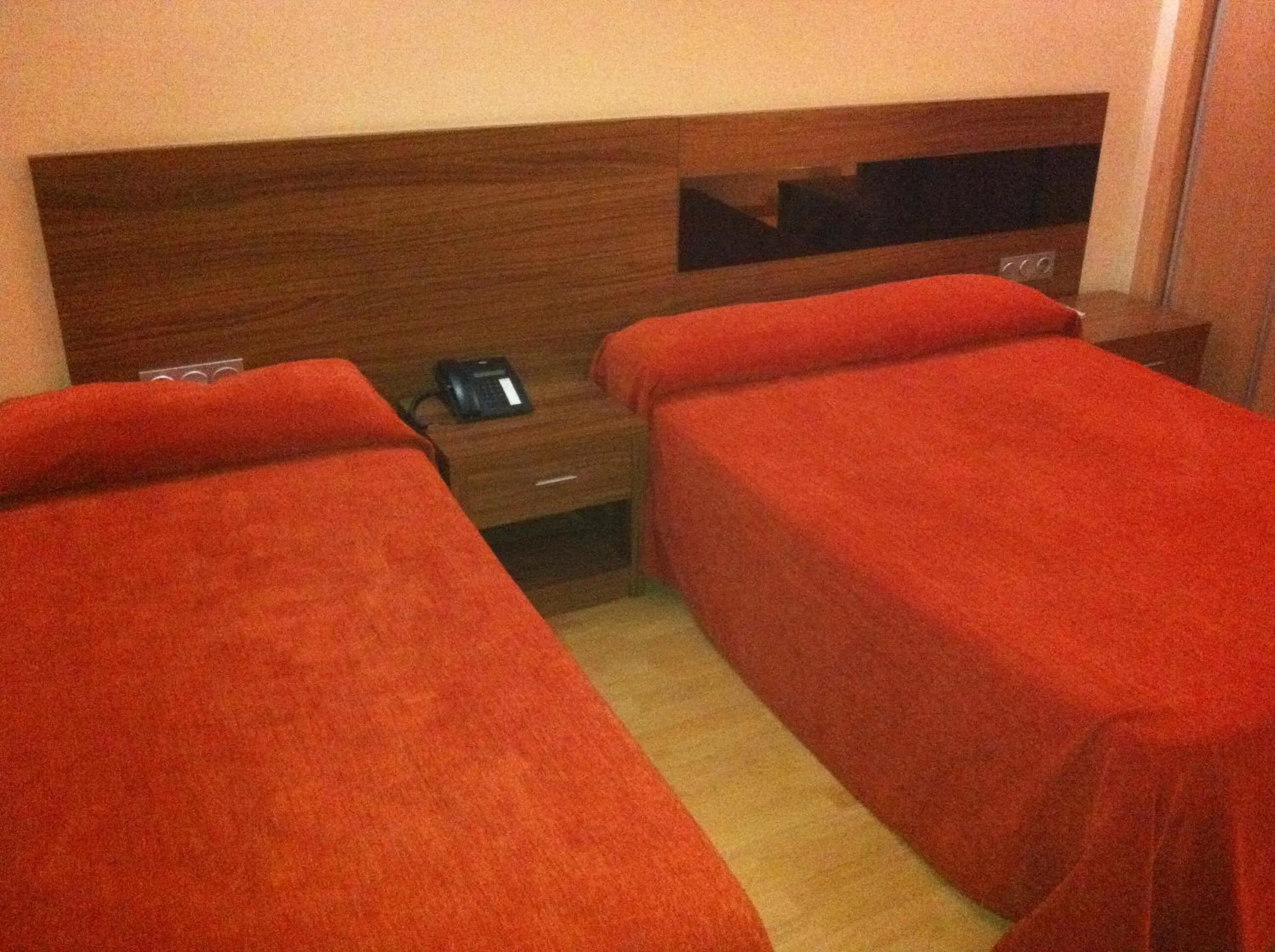 Photo of the whole room, Bed in Hotel El Cruce Moraleda