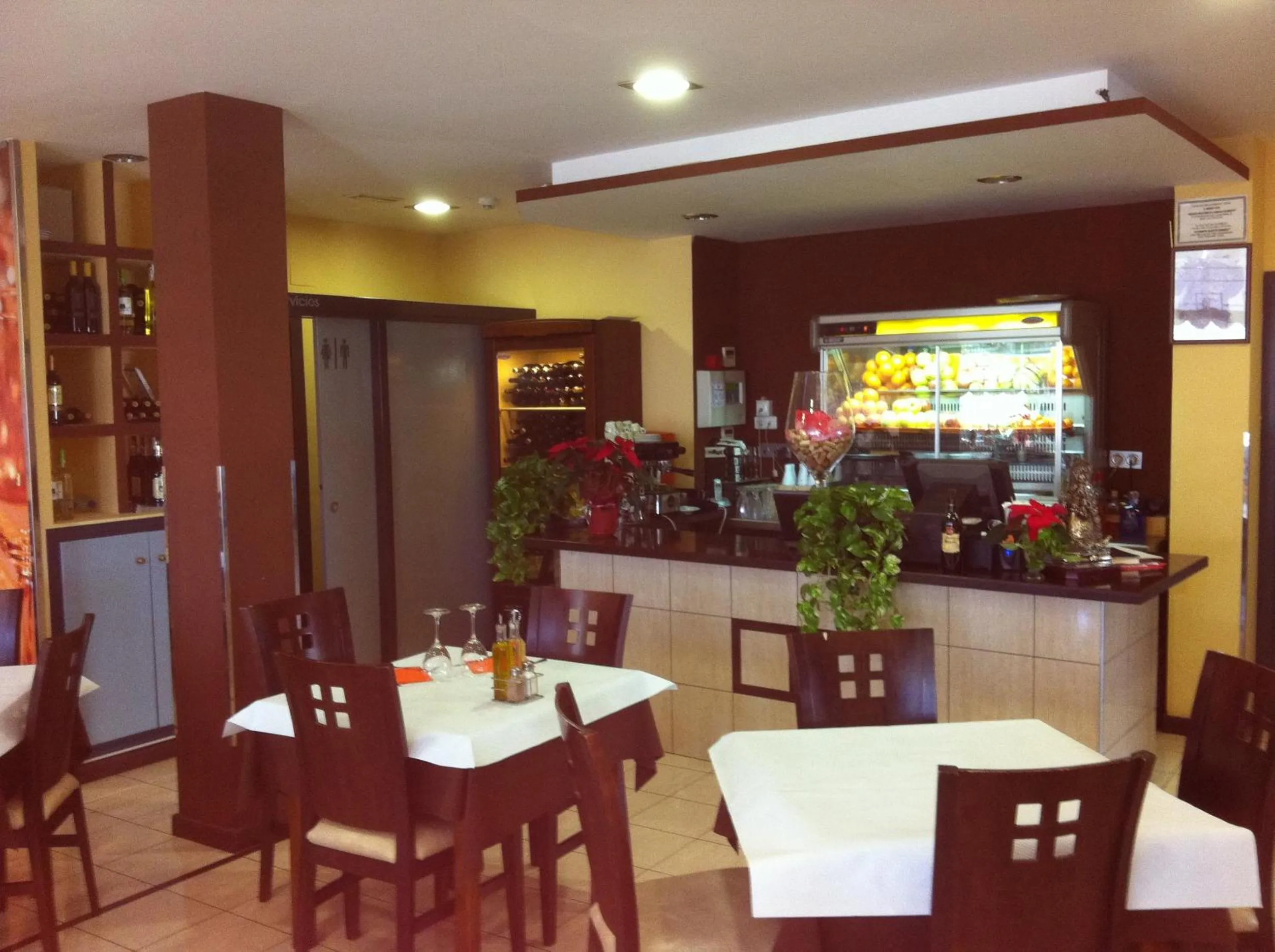 Restaurant/places to eat in Hotel El Cruce Moraleda
