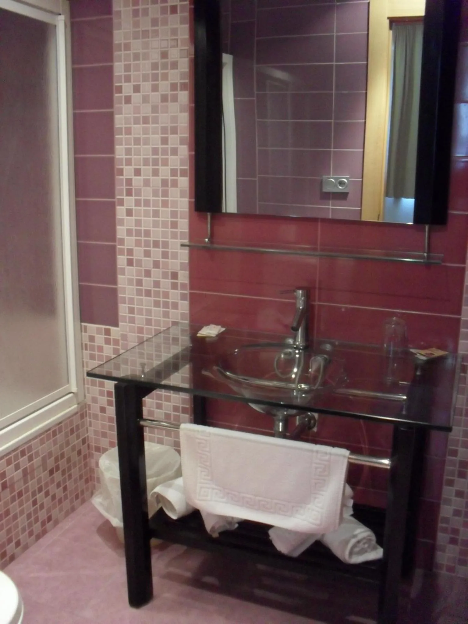 Bathroom in Hotel El Cruce Moraleda