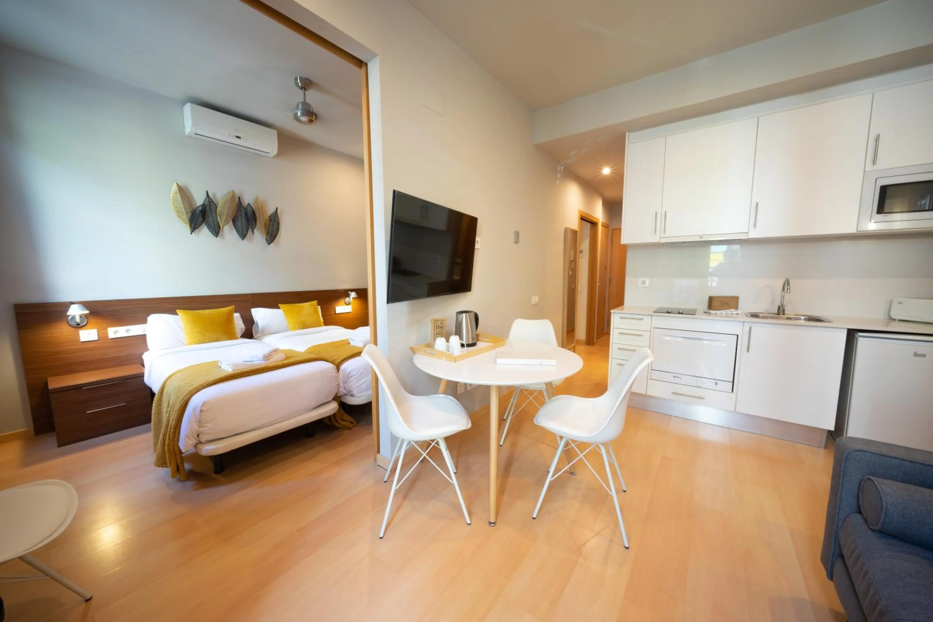 Photo of the whole room, Bed in Bonavista Apartments - Eixample