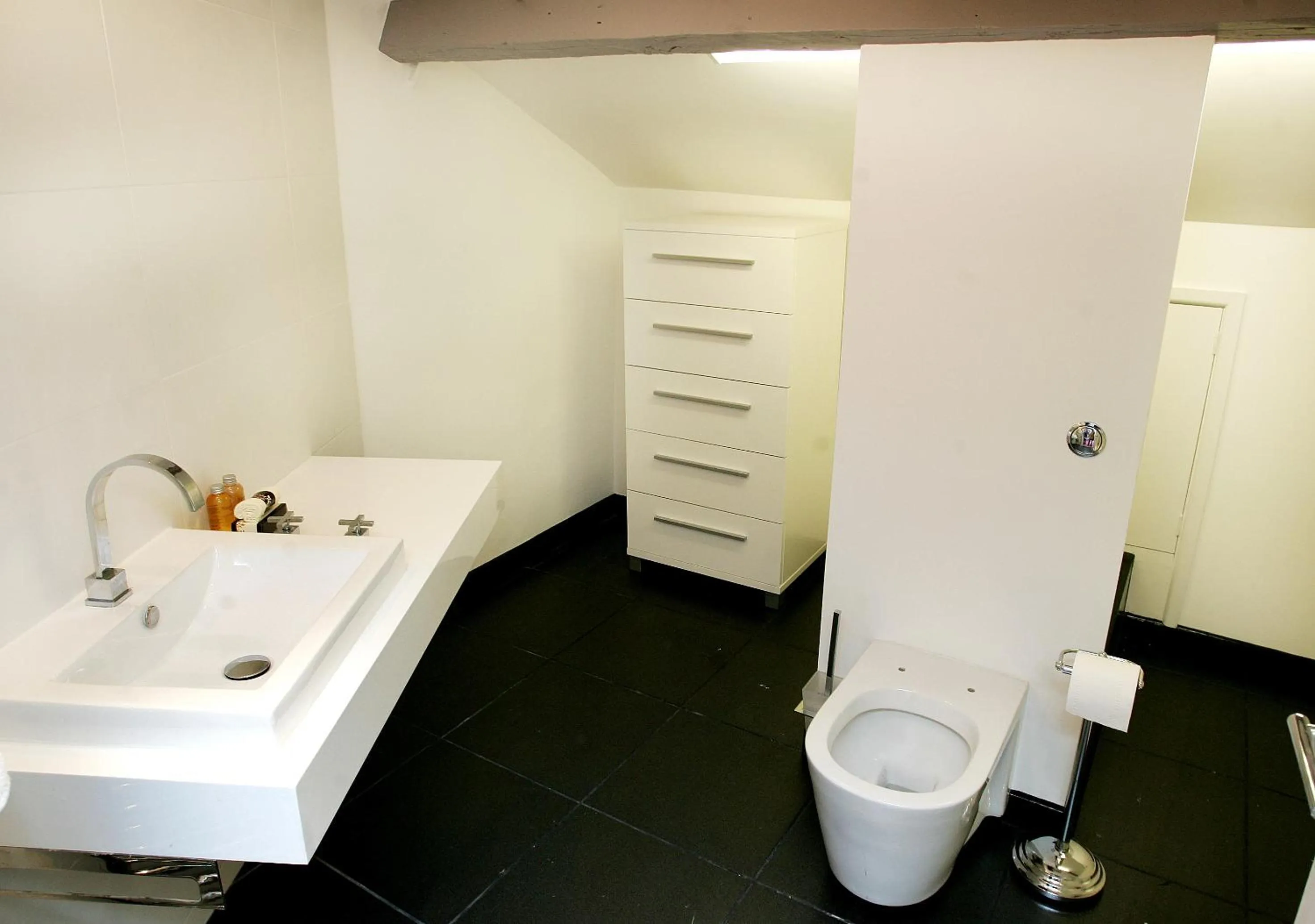 Bathroom in Boutique 25