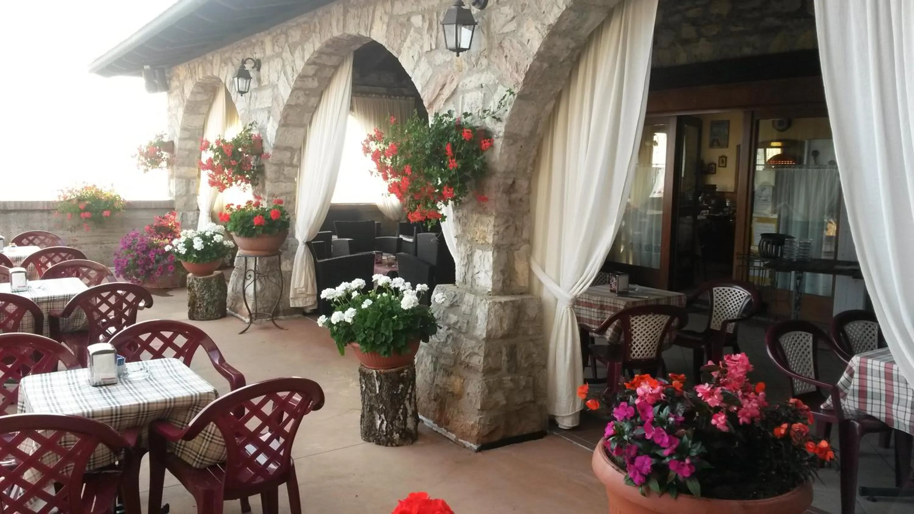 Restaurant/places to eat in Callort