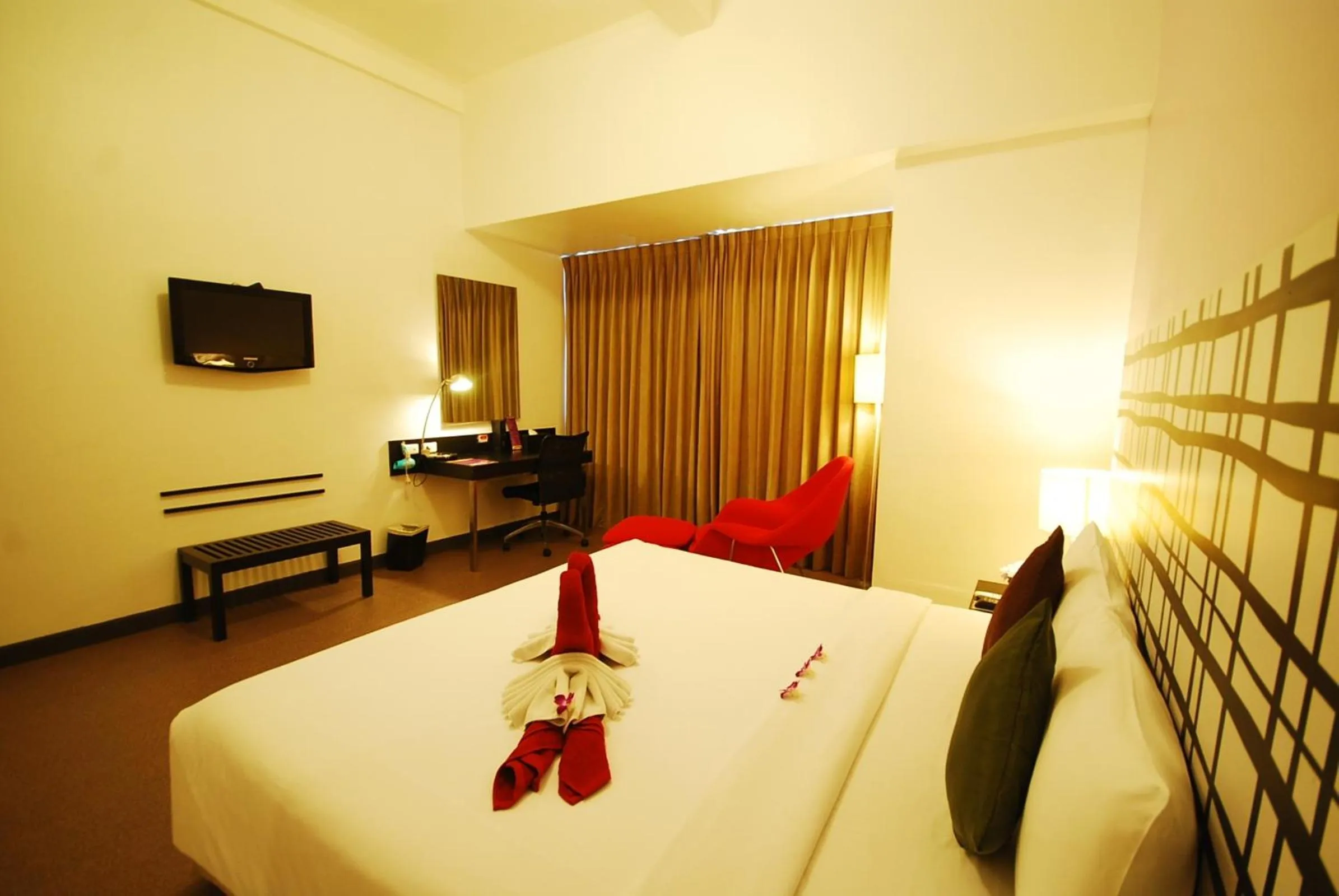 Photo of the whole room in The Embassy Sathorn