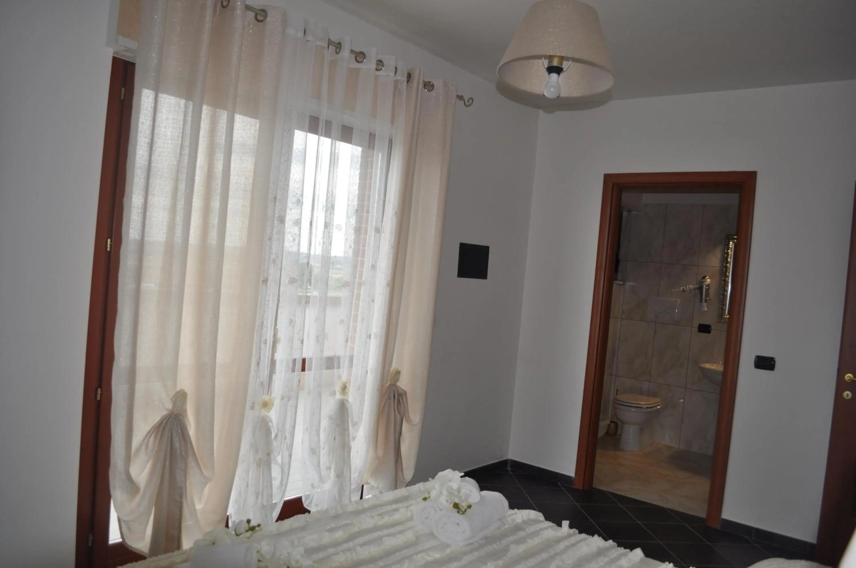 Bedroom, Bed in Giramondo Gold Airport