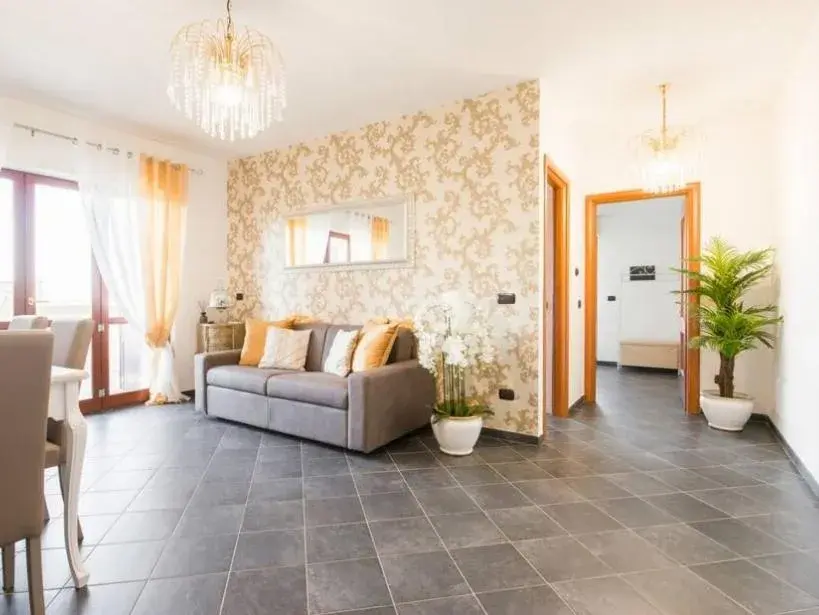 Giramondo Gold Airport Giramondo Gold Airport