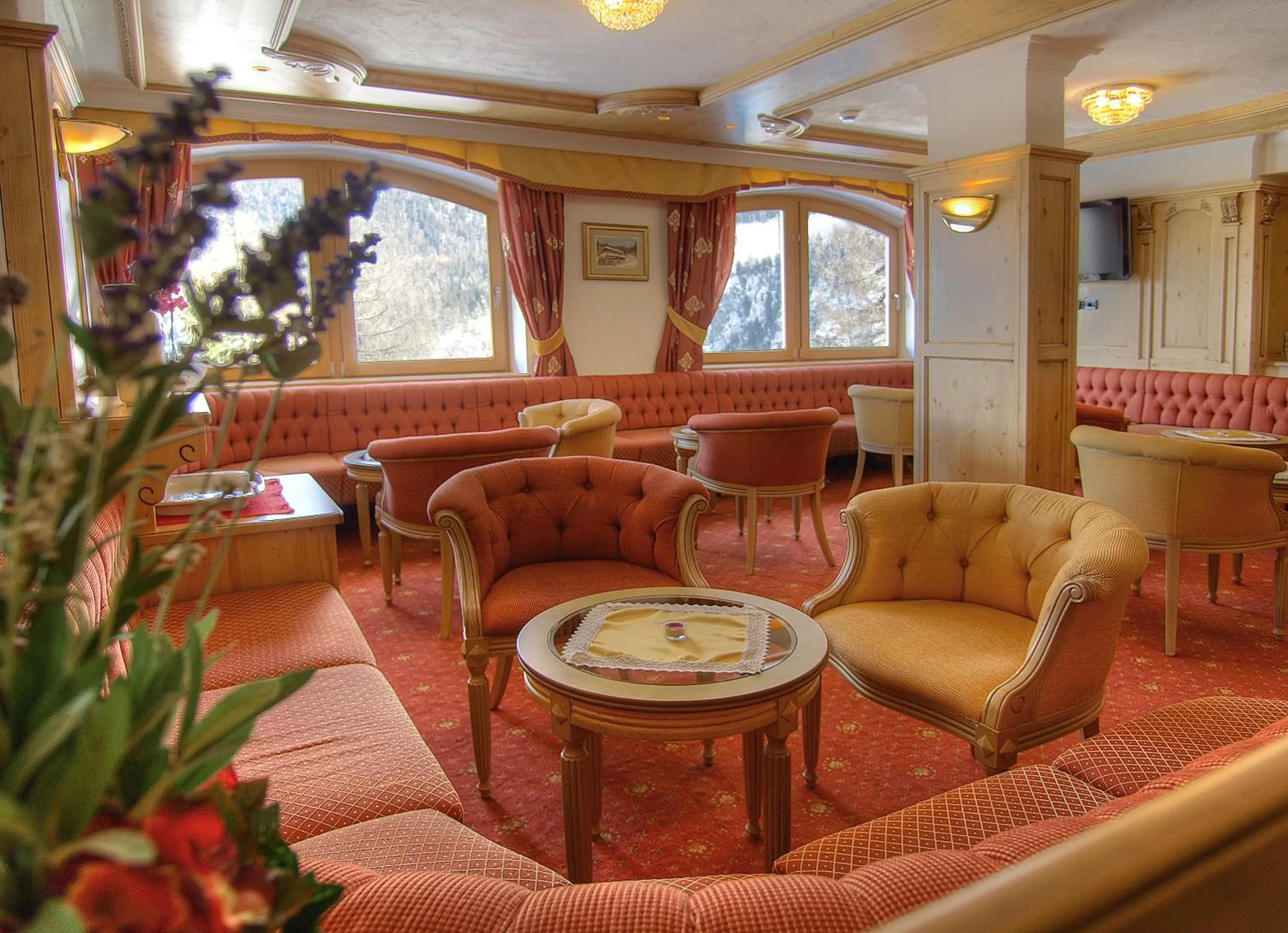 Communal lounge/ TV room in Hotel Negritella