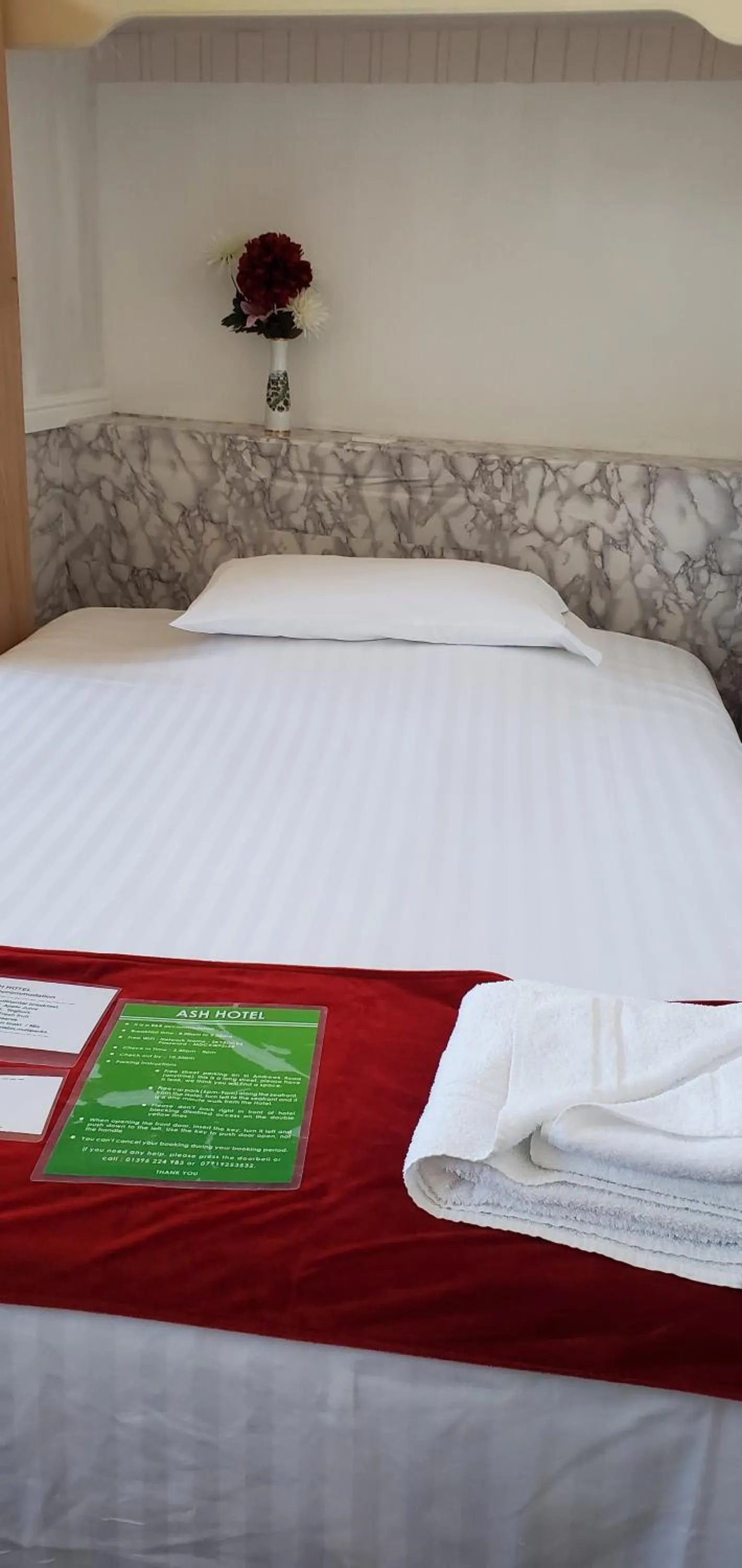 Bed in Ash Hotel B&B